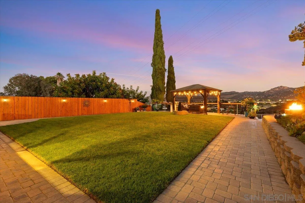 https://cdn.realtyfeed.com/cdn/127/250041405/ff77d169a76607a85823ce01cad8264e.webp