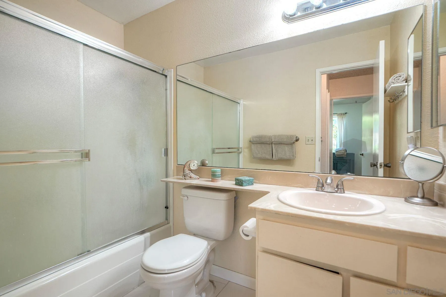https://cdn.realtyfeed.com/cdn/127/250041407/053ddf2f504950d2eba5beaf09ebd2eb.webp