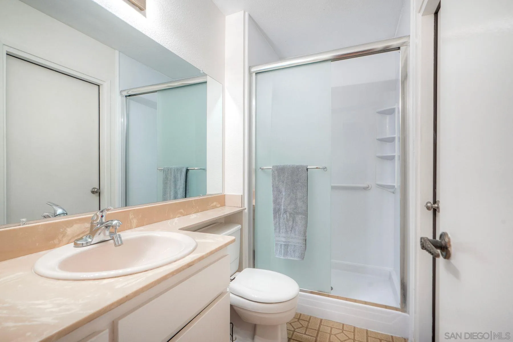 https://cdn.realtyfeed.com/cdn/127/250041407/507b83c71afc194dcae30f321704a4c9.webp