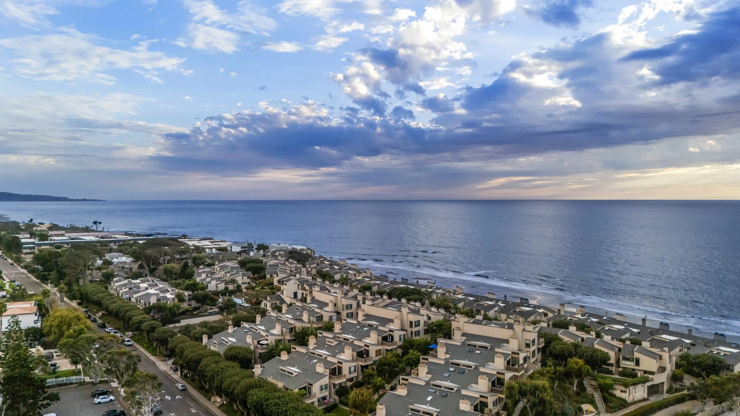 https://cdn.realtyfeed.com/cdn/127/250041408/40bd8fb706abd2d1de970b54d2a773f1.webp