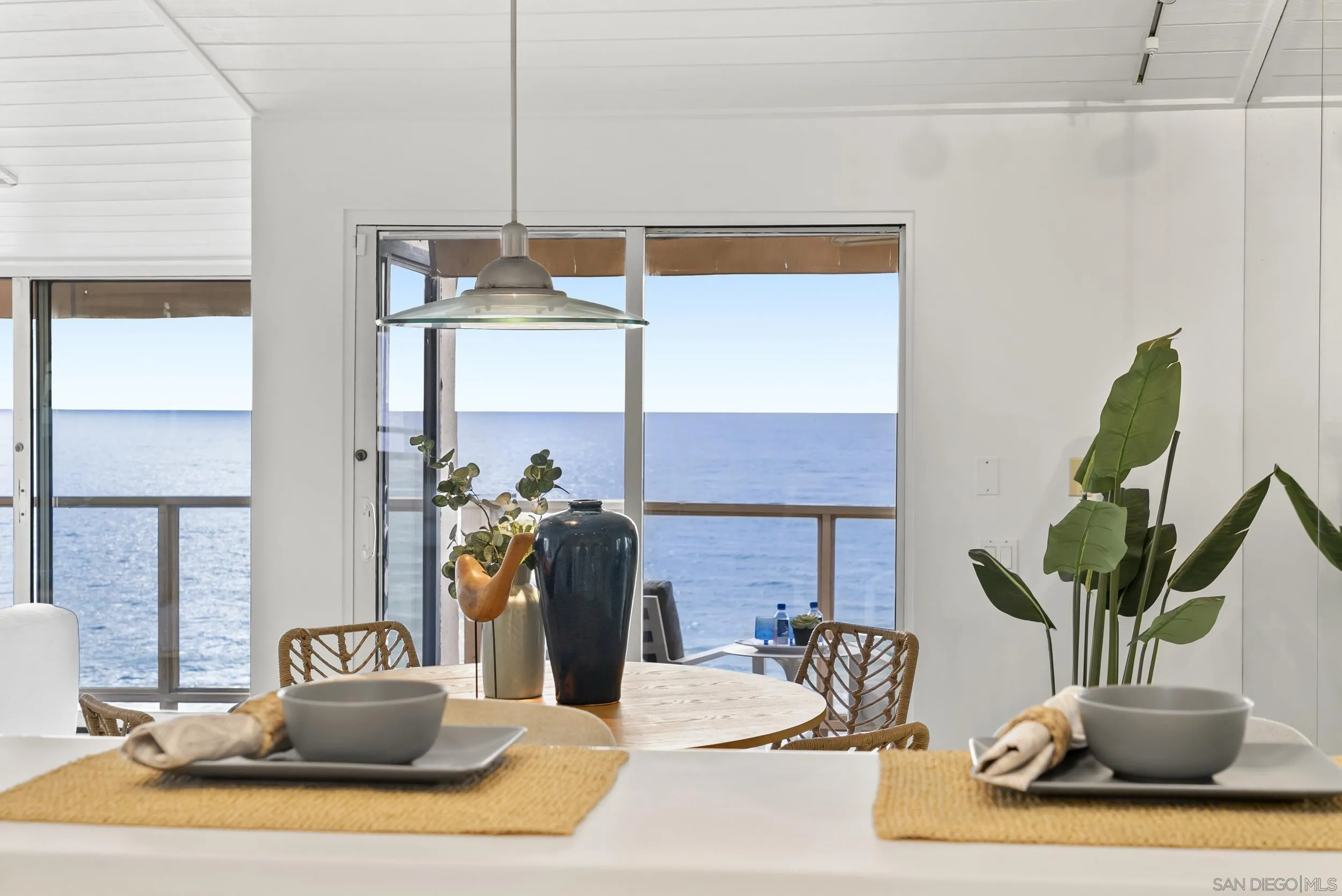 https://cdn.realtyfeed.com/cdn/127/250041408/822d97b53decbac0a1805614d55e4059.webp