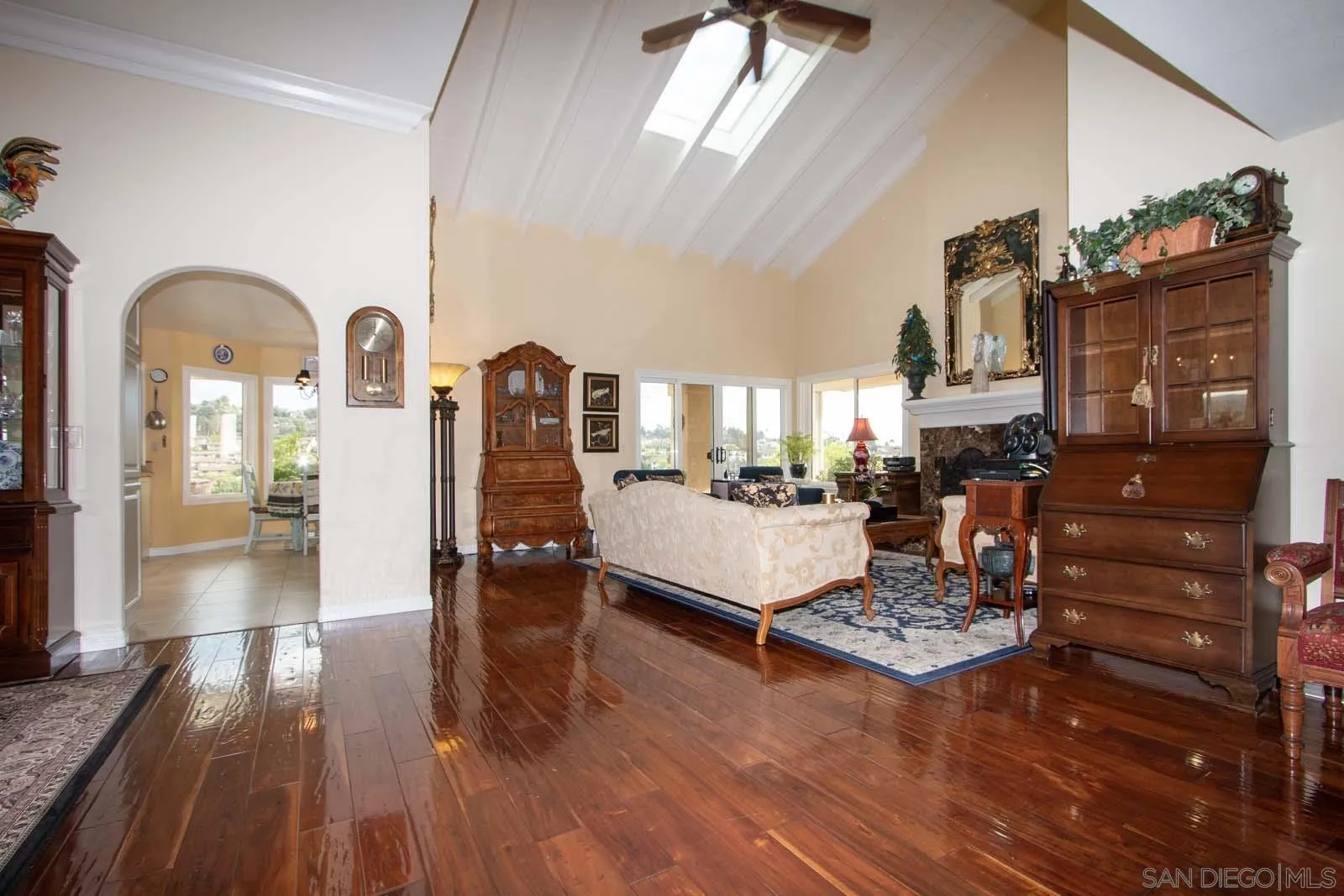 https://cdn.realtyfeed.com/cdn/127/250041409/4b3b3ff22ab1a9d92544567a84c60d56.webp