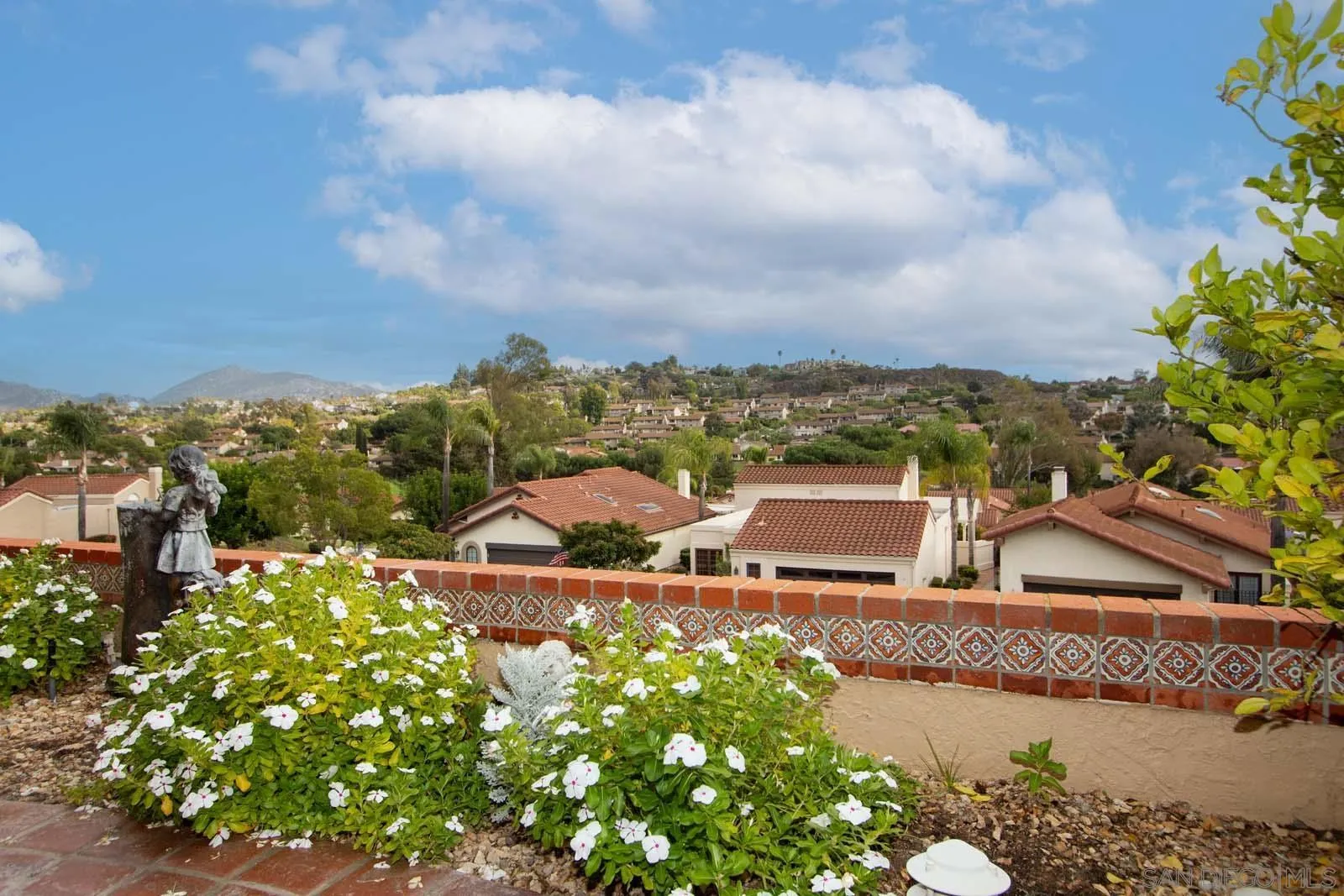 https://cdn.realtyfeed.com/cdn/127/250041409/eaff46b268eb1e16ca6db42e91687b23.webp