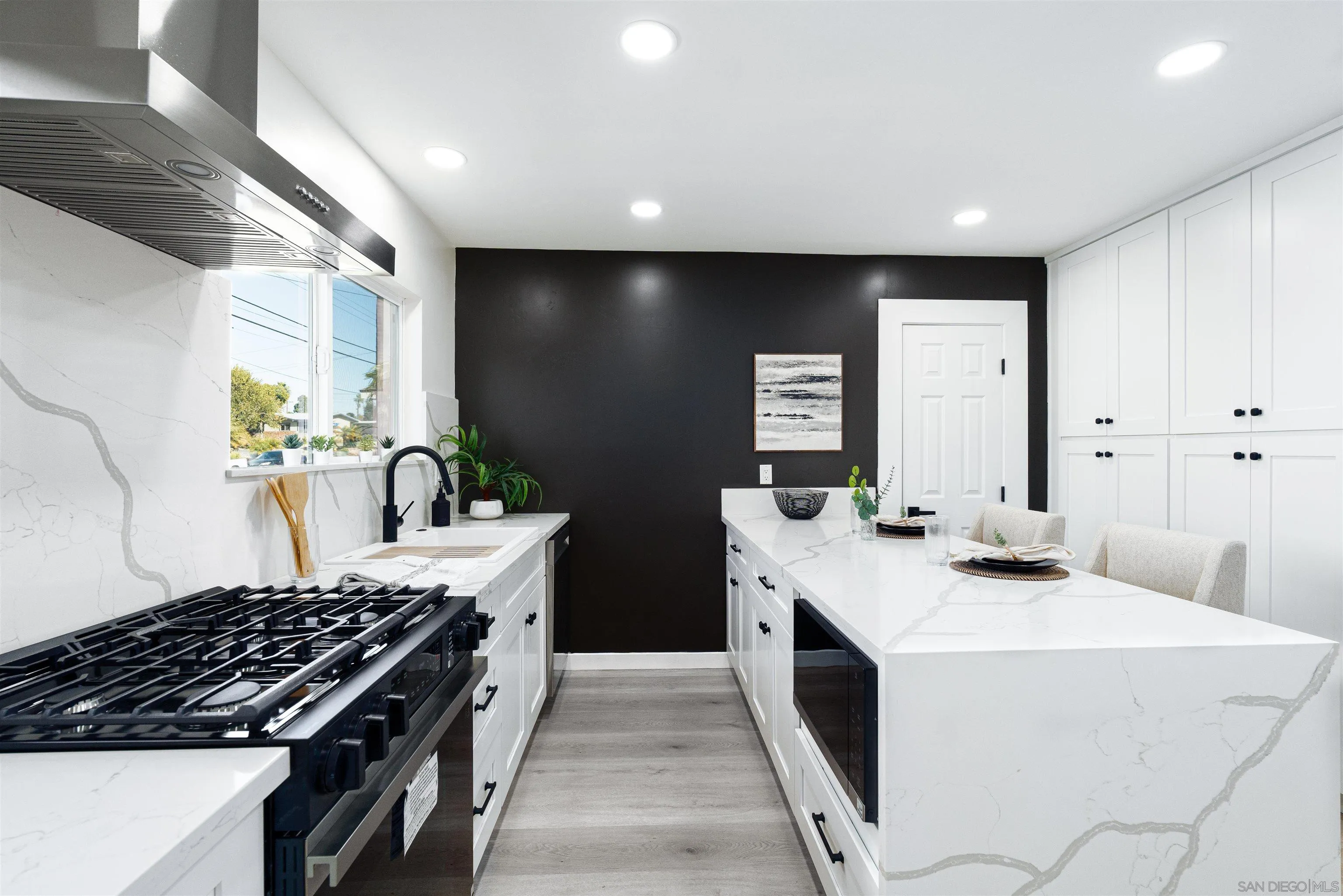 https://cdn.realtyfeed.com/cdn/127/250041410/06ff8b2df76fb97ddd77fe939de9d5ff.webp