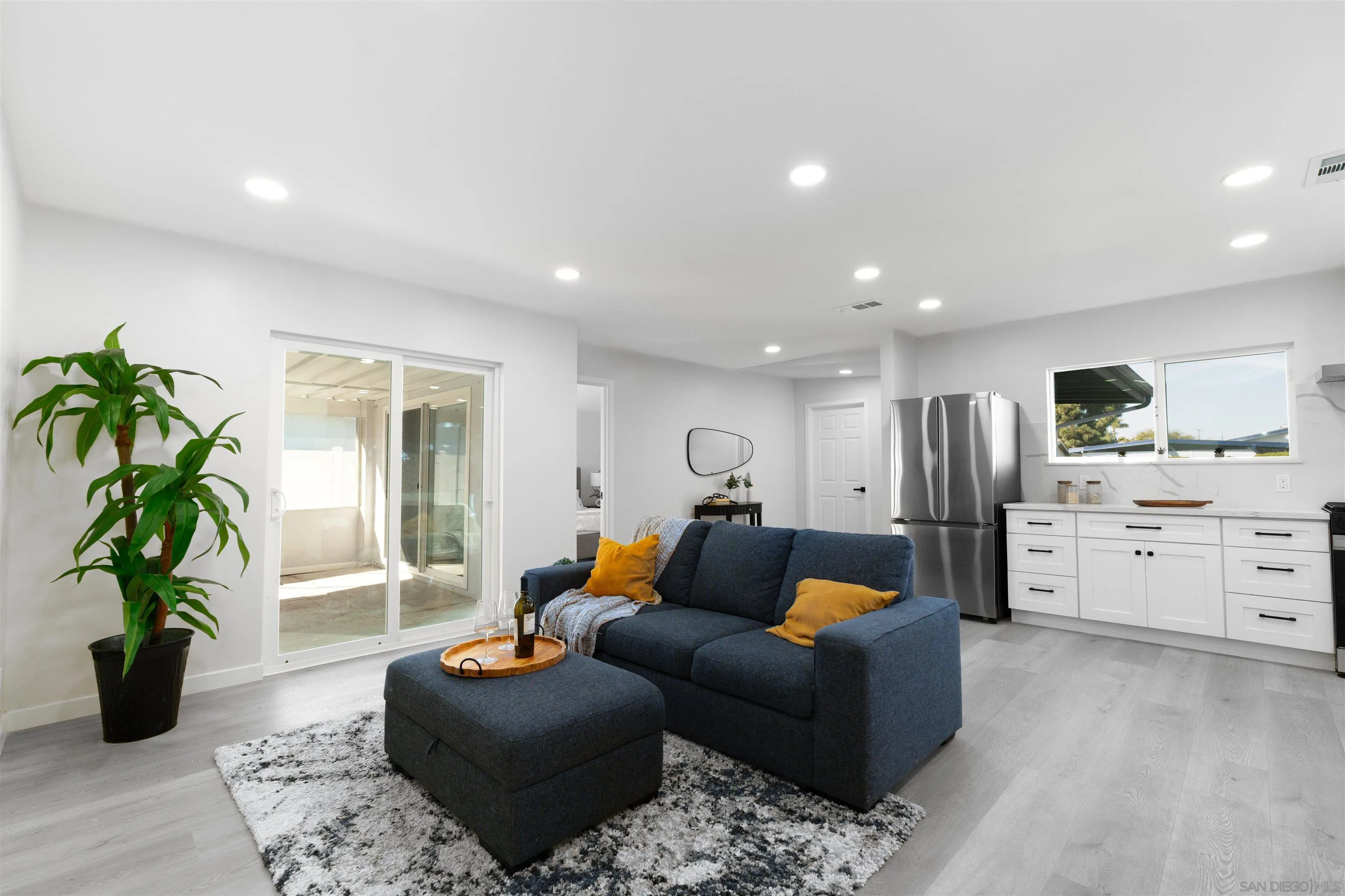 https://cdn.realtyfeed.com/cdn/127/250041410/c19b5e97617c2a4f7d82113385eb965a.webp