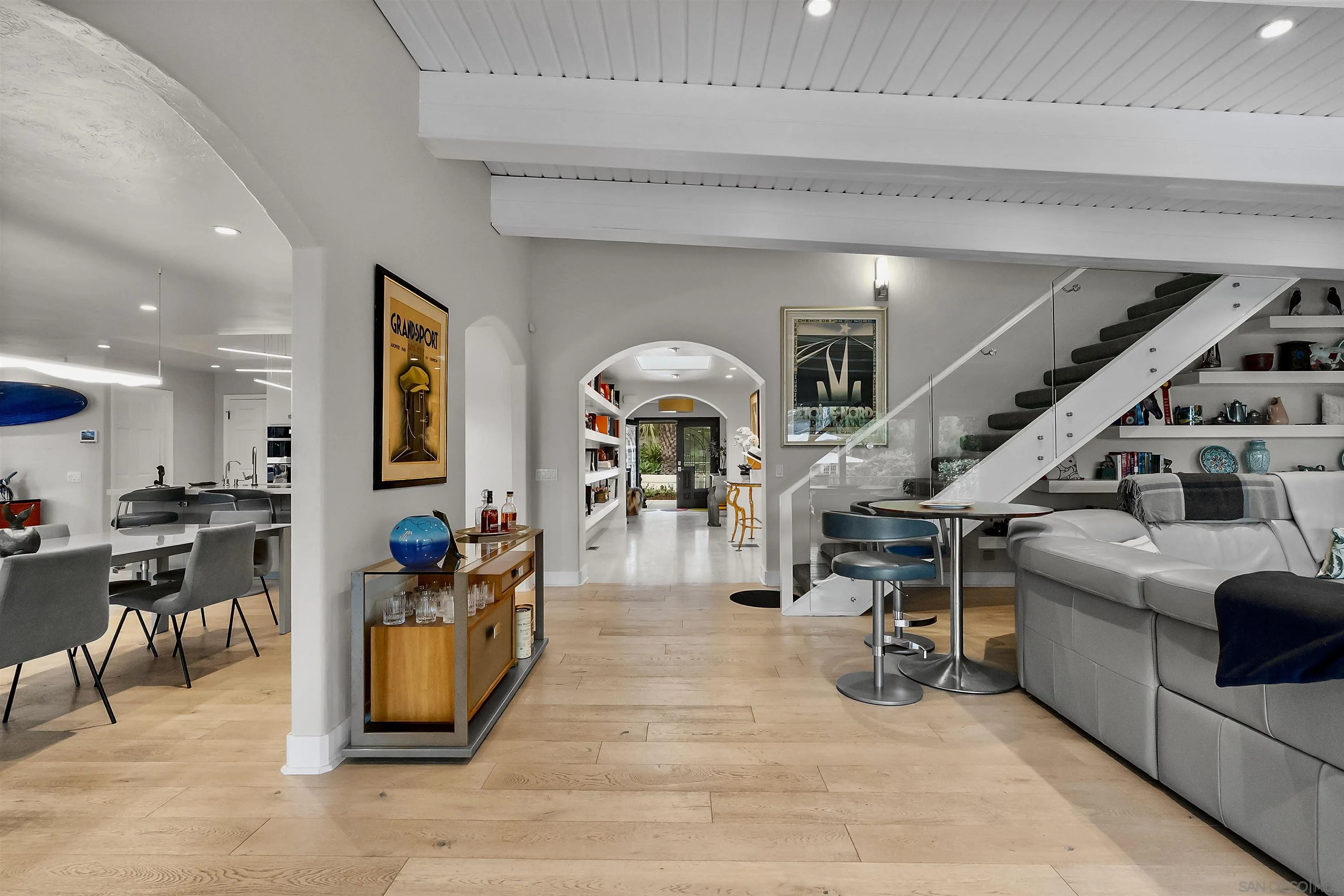 https://cdn.realtyfeed.com/cdn/127/250041413/bbf2a7e28a92d6663c2a38b248cae201.webp