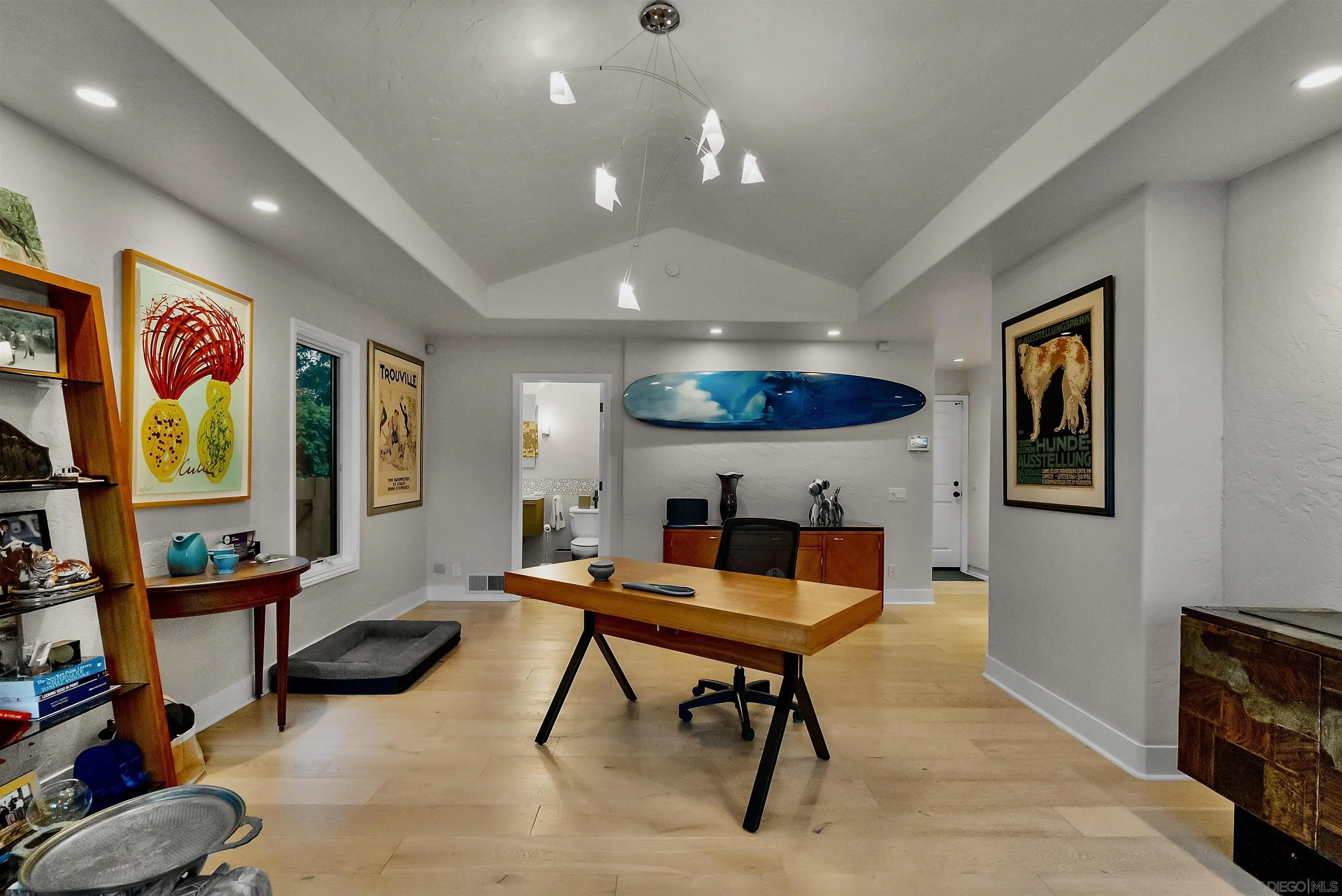 https://cdn.realtyfeed.com/cdn/127/250041413/d2c2acc645689238b1d24f302e1c25b9.webp