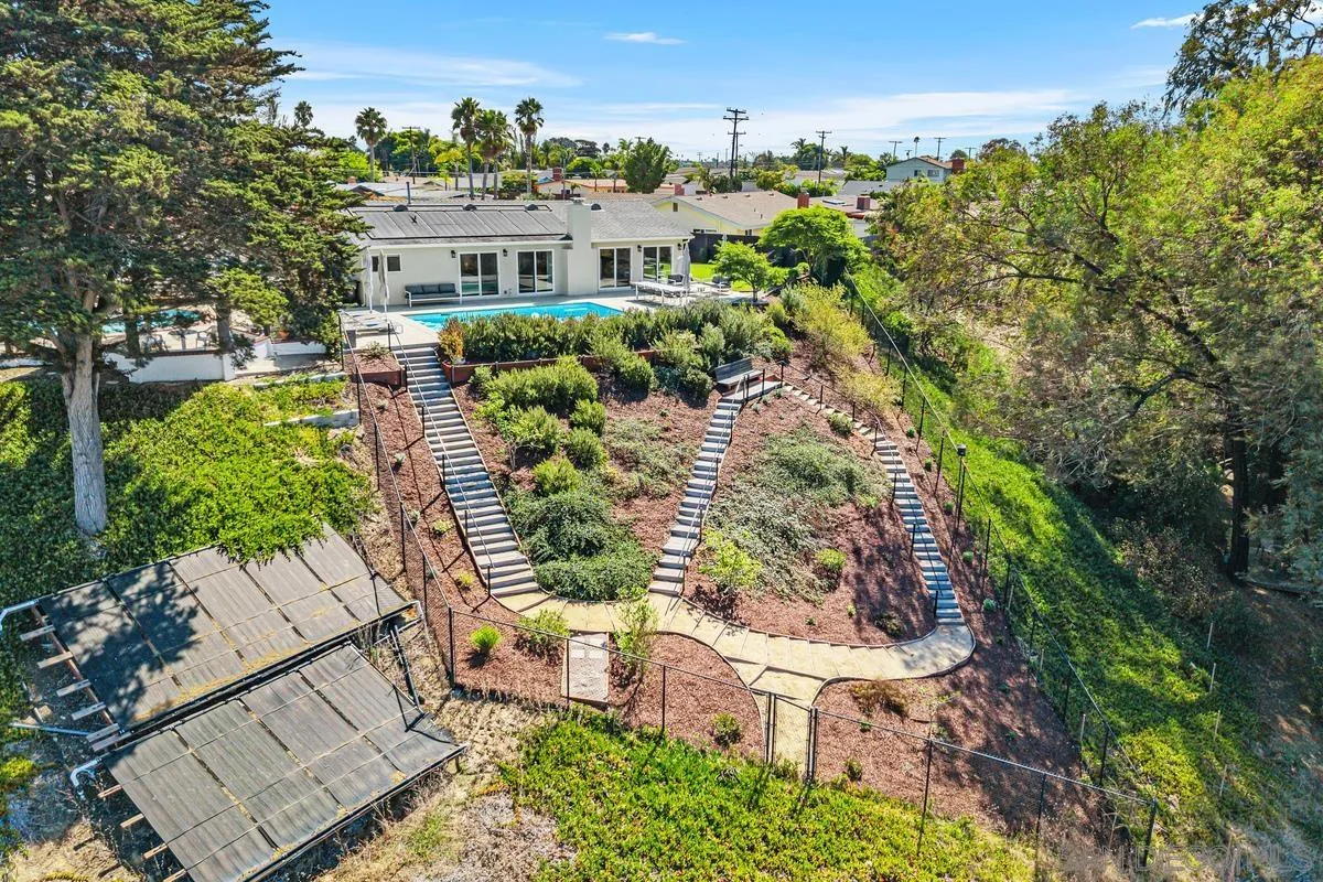 https://cdn.realtyfeed.com/cdn/127/250041414/922f3d11bba30565672bea915596d7da.webp
