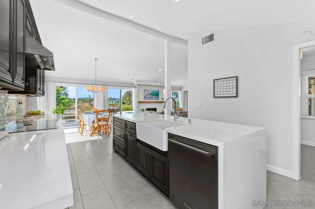 https://cdn.realtyfeed.com/cdn/127/250041414/b132d23102b020d93d7ba93b609b34b6.webp