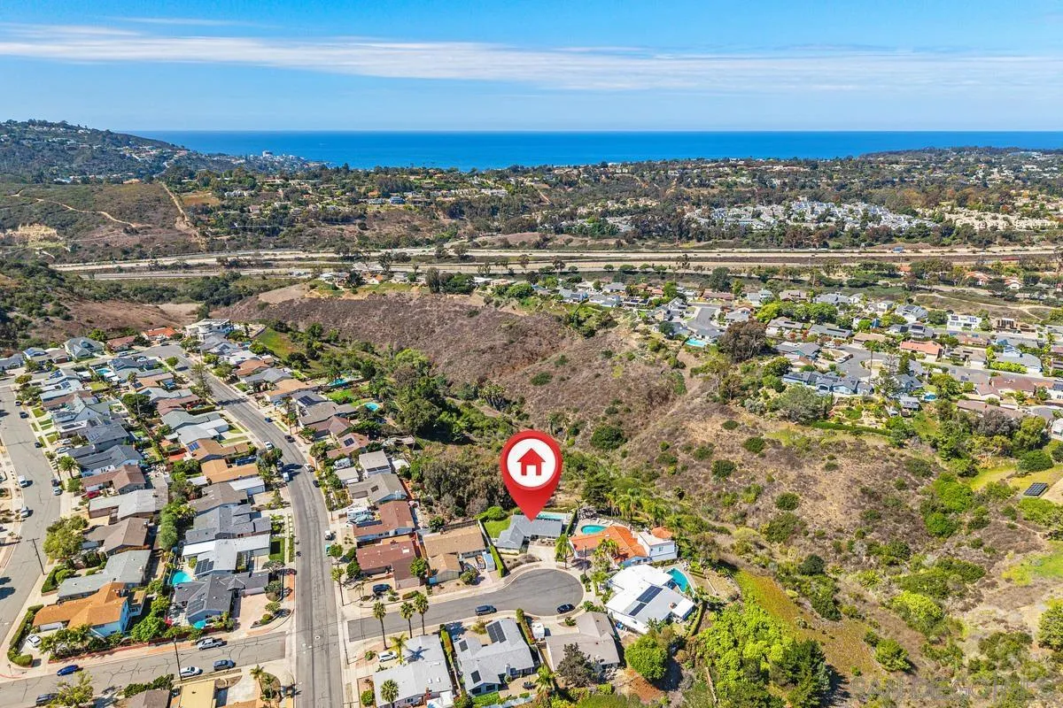 https://cdn.realtyfeed.com/cdn/127/250041414/dea2f3f2bfad55a8b09f988e2a5acab6.webp