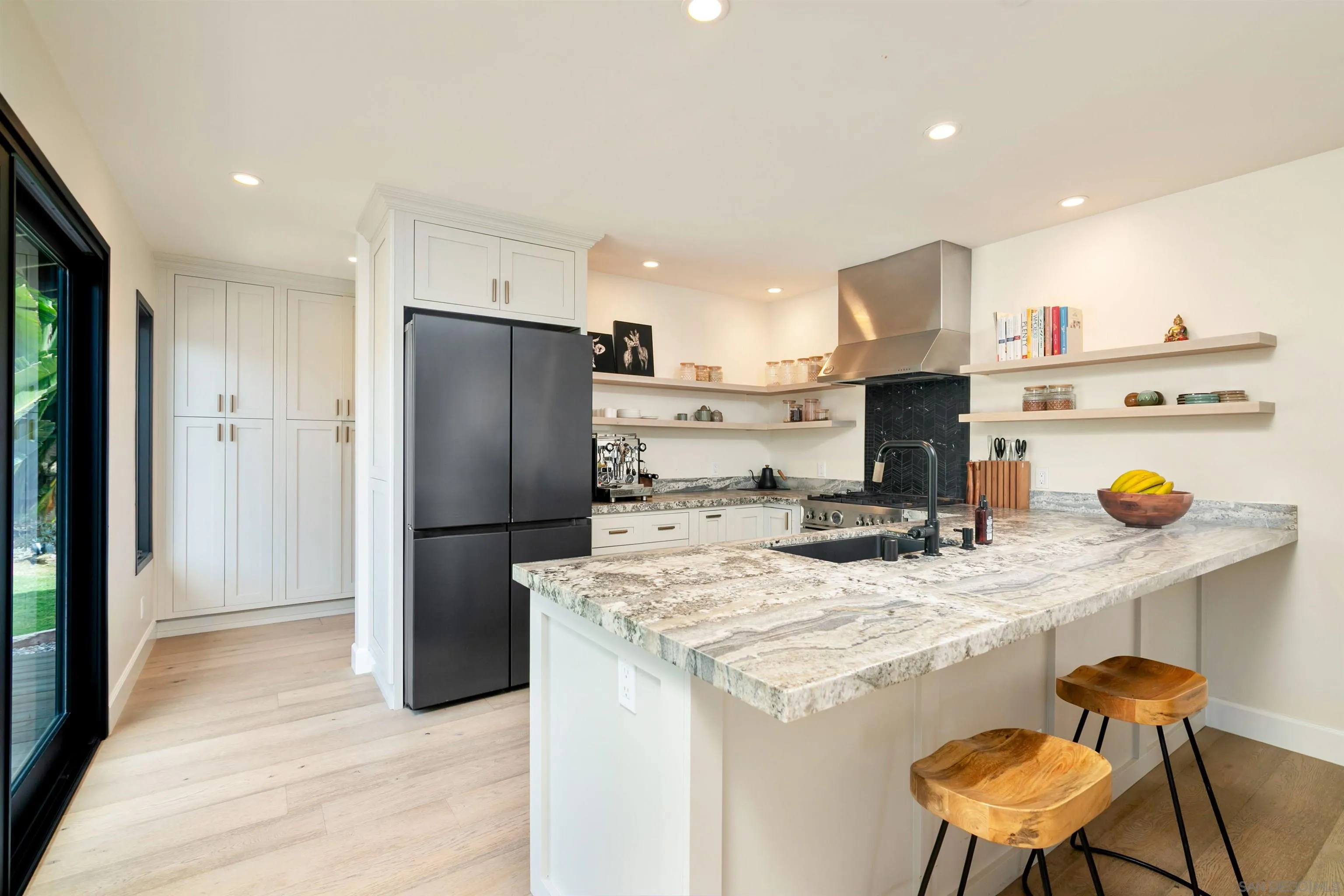 https://cdn.realtyfeed.com/cdn/127/250041415/46514548625d4aa55278f5f68a4b48f1.webp