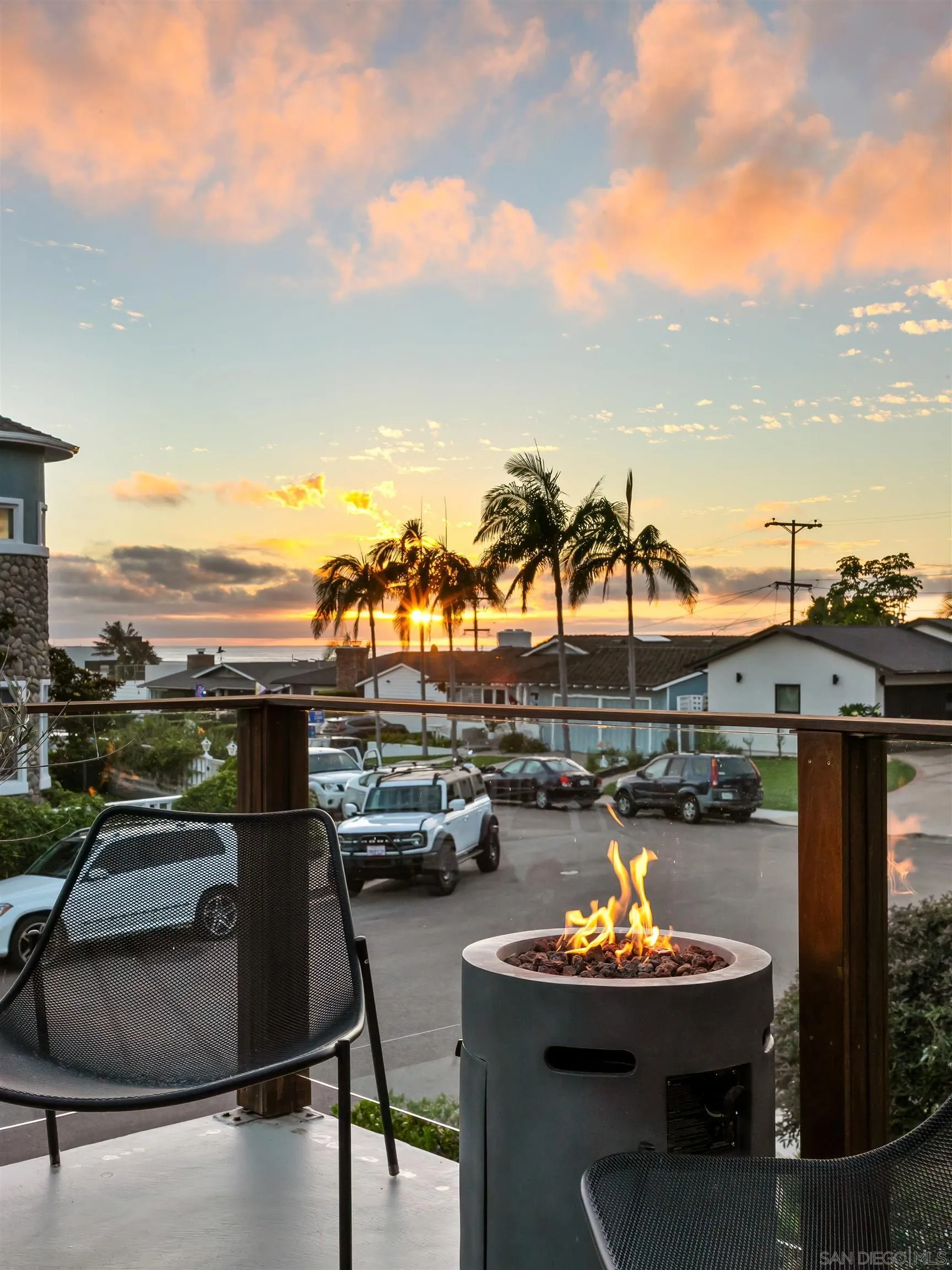 https://cdn.realtyfeed.com/cdn/127/250041415/ca77d56d5de3c1eccab092cc916e0898.webp