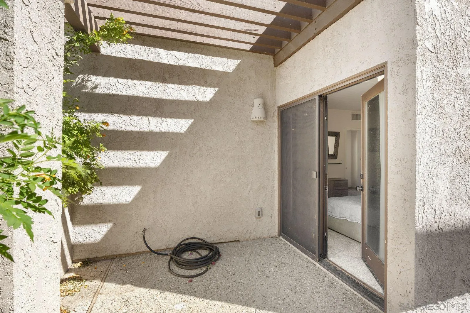 https://cdn.realtyfeed.com/cdn/127/250041418/407cc8b190ad63e7c381b54ce63f3122.webp