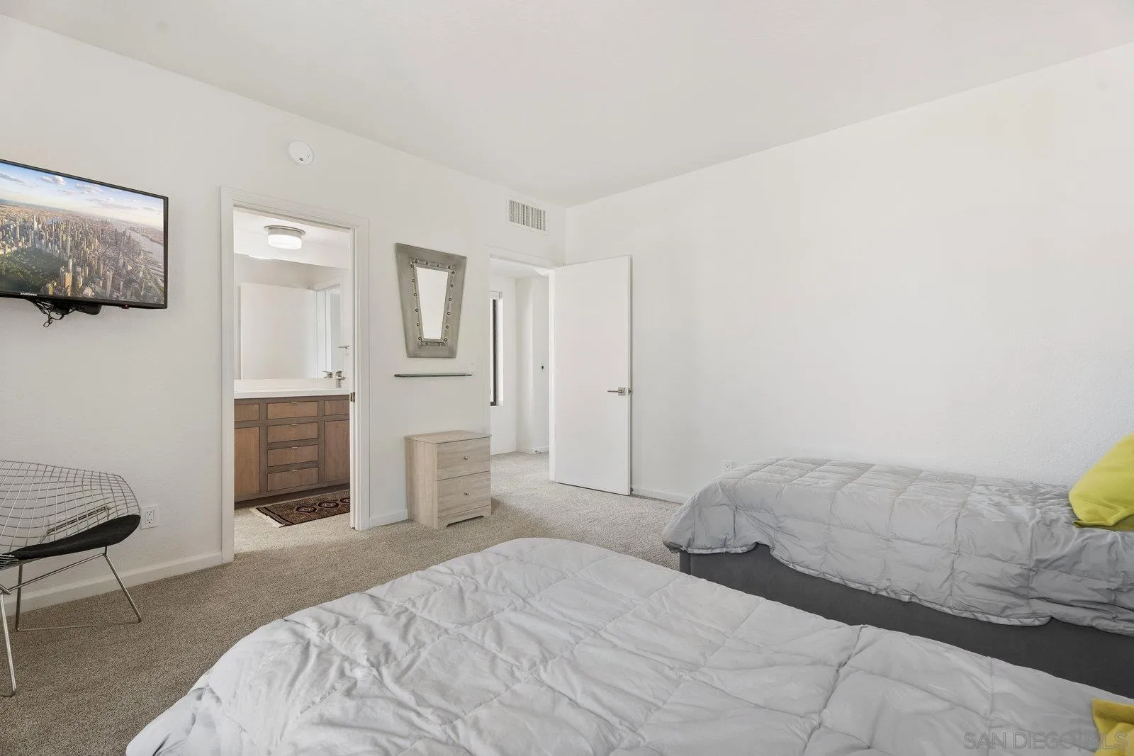 https://cdn.realtyfeed.com/cdn/127/250041418/86b8e9c8a30adf12a00d10ab4990b037.webp