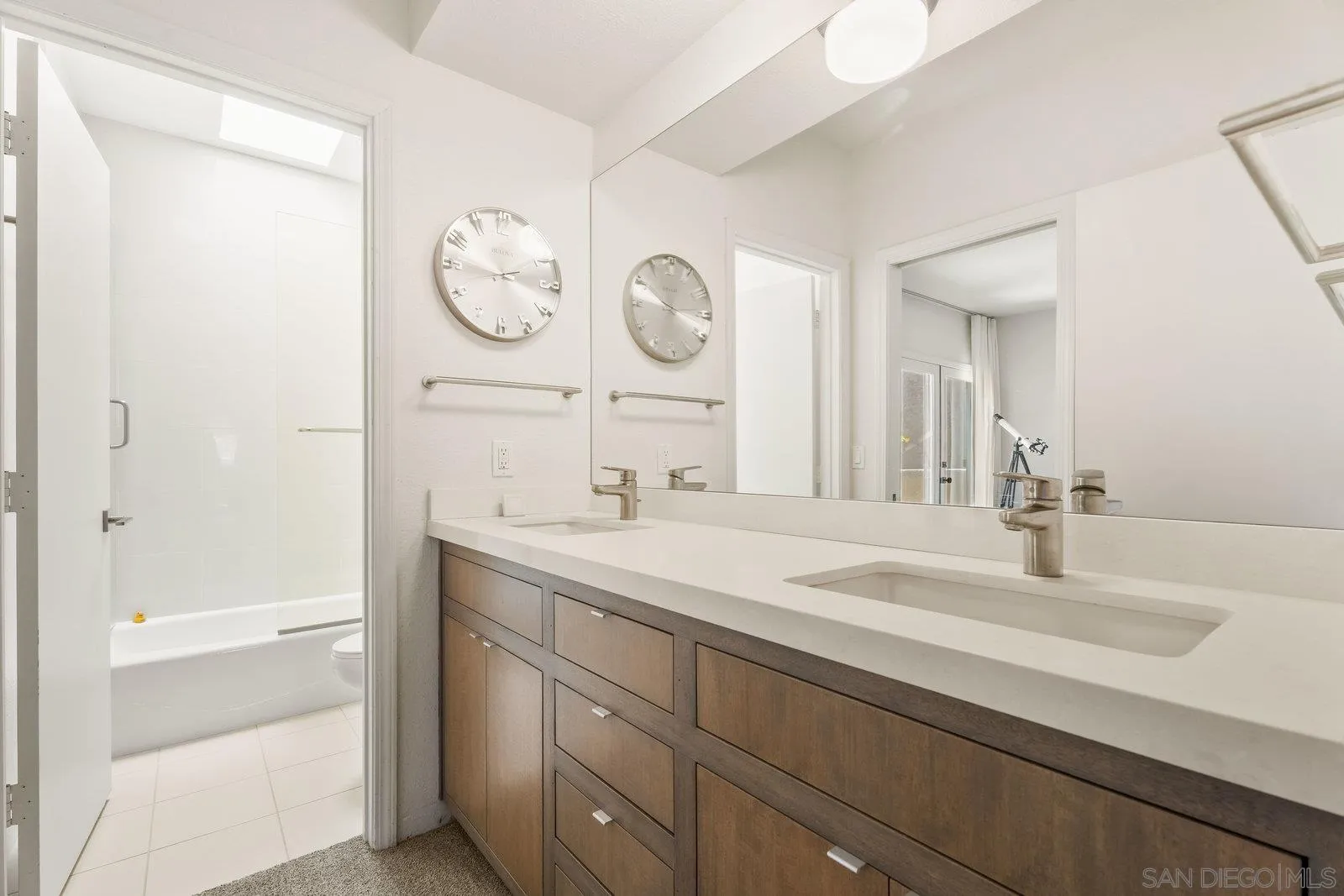 https://cdn.realtyfeed.com/cdn/127/250041418/b33017e340c495f0f20108ea8f215d1e.webp