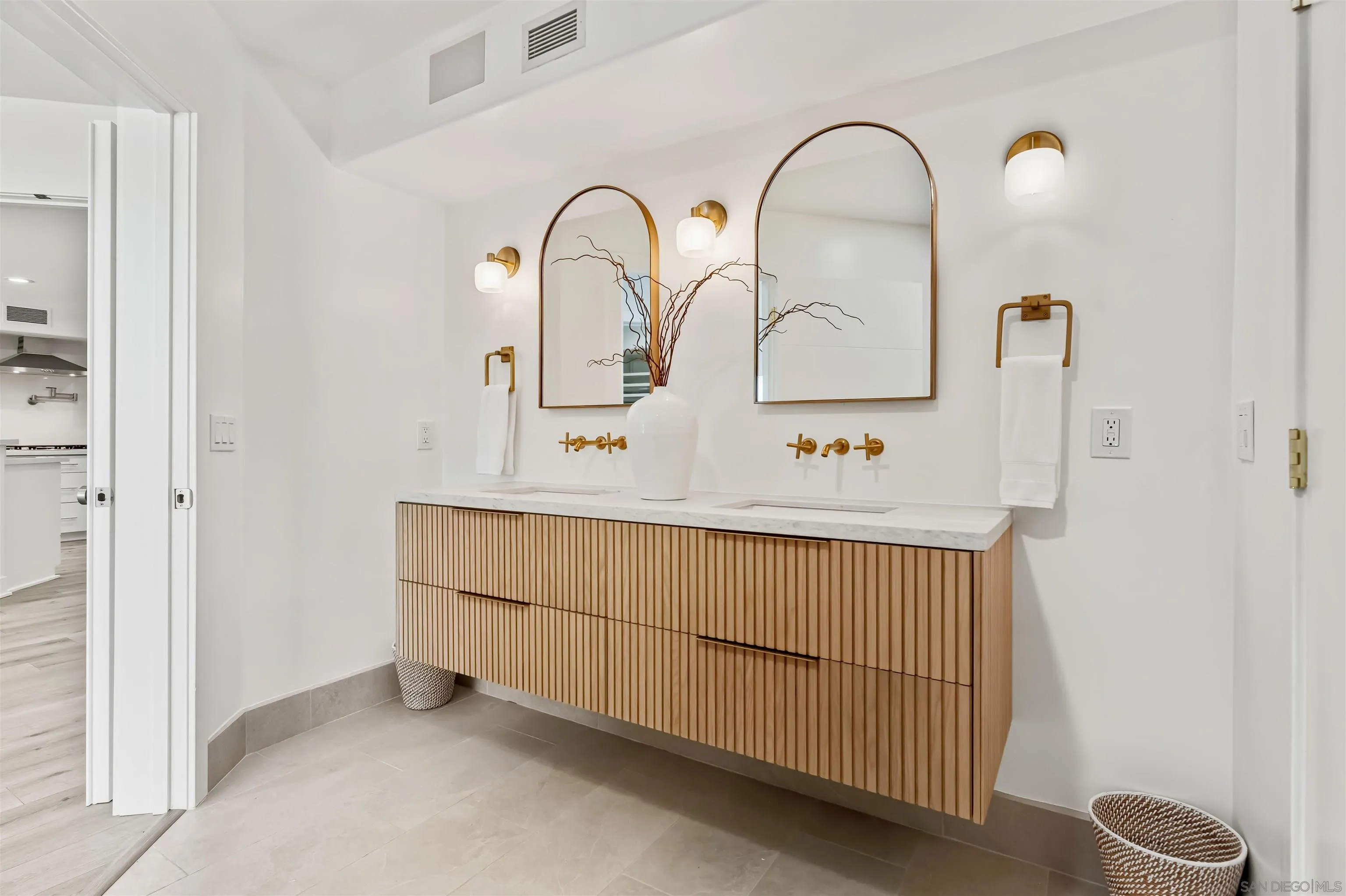 https://cdn.realtyfeed.com/cdn/127/250041420/c3bd8dec440395d0d65b9cd237b29cc6.webp