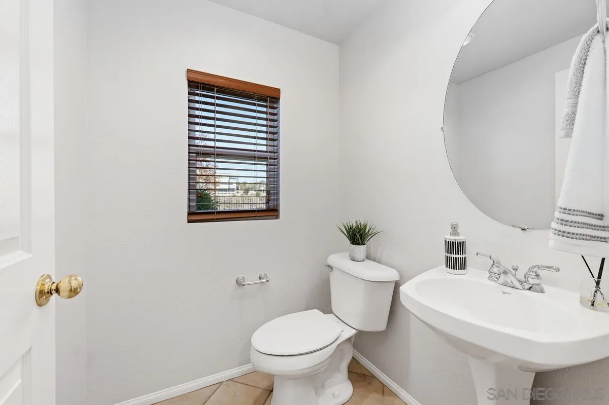https://cdn.realtyfeed.com/cdn/127/250041422/a6de17b6a0a77bfb886b0efdd0096bf4.webp