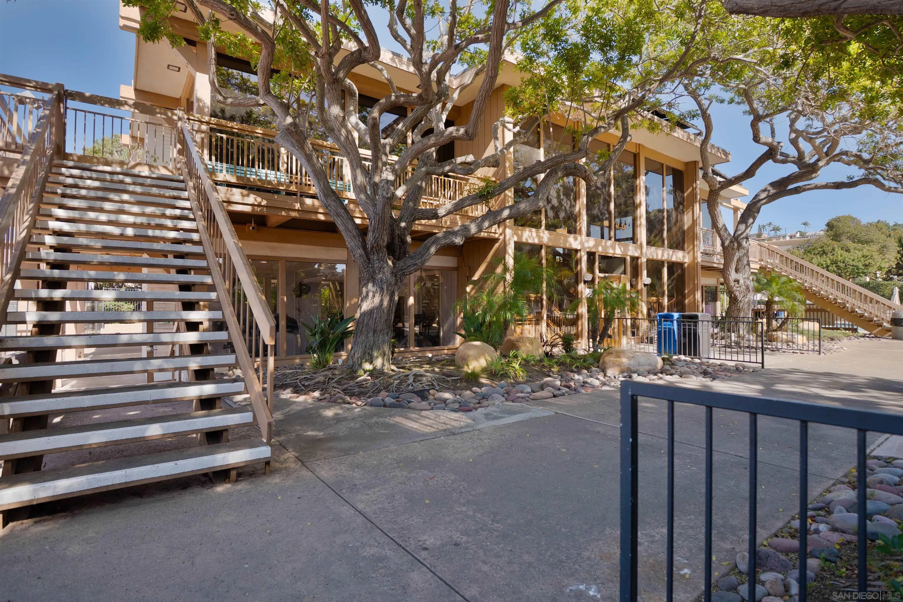 https://cdn.realtyfeed.com/cdn/127/250041426/8a1ff868ca8145e585abd5d1574c4793.webp