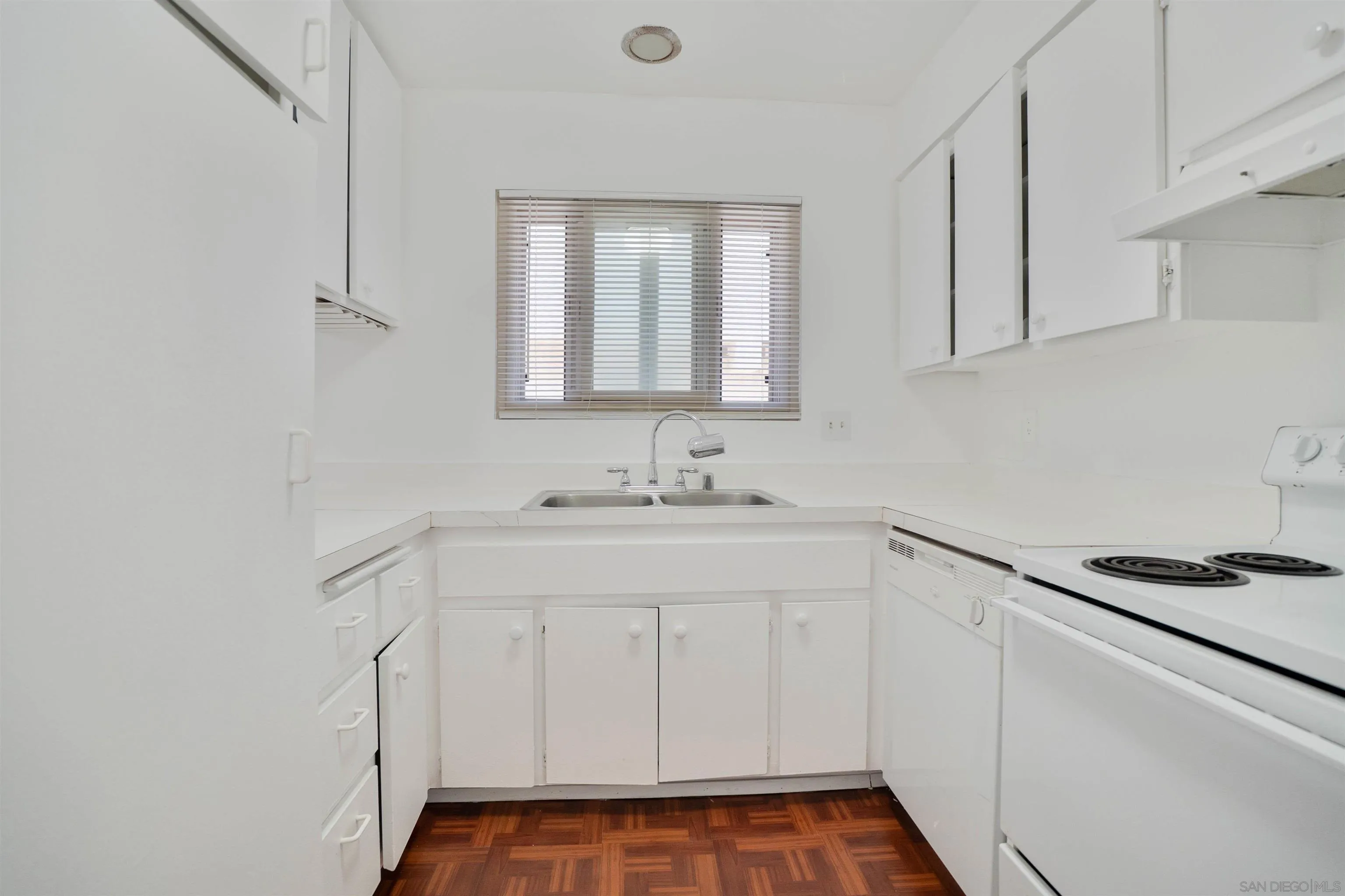 Photo #8: 250041426 Listing: Photo #8