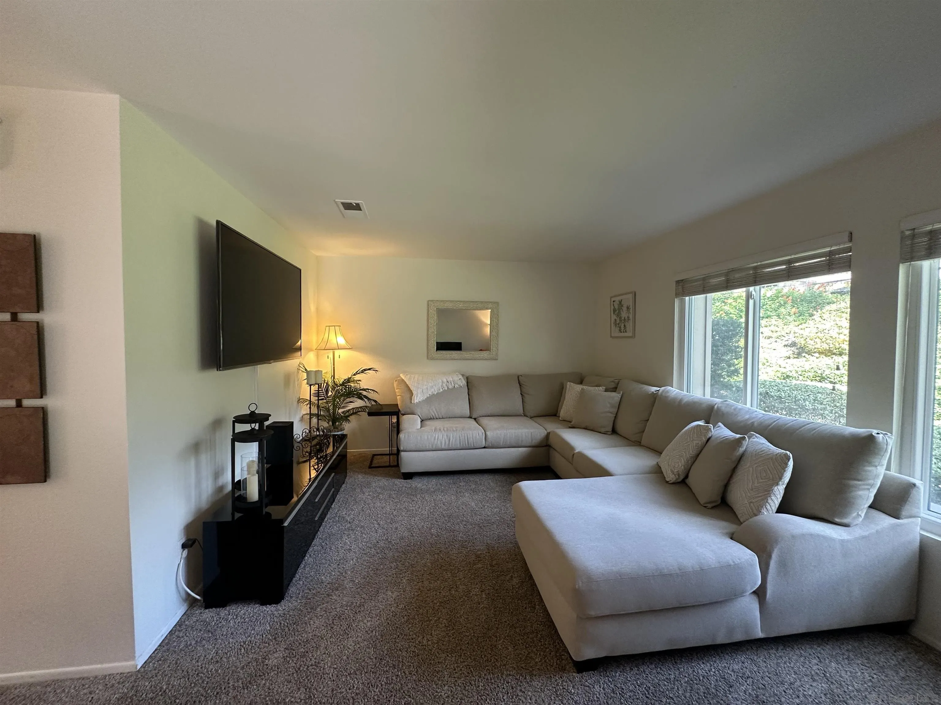 https://cdn.realtyfeed.com/cdn/127/250041428/3a6e9a0bd9c1aec585db1bbf735b47b6.webp