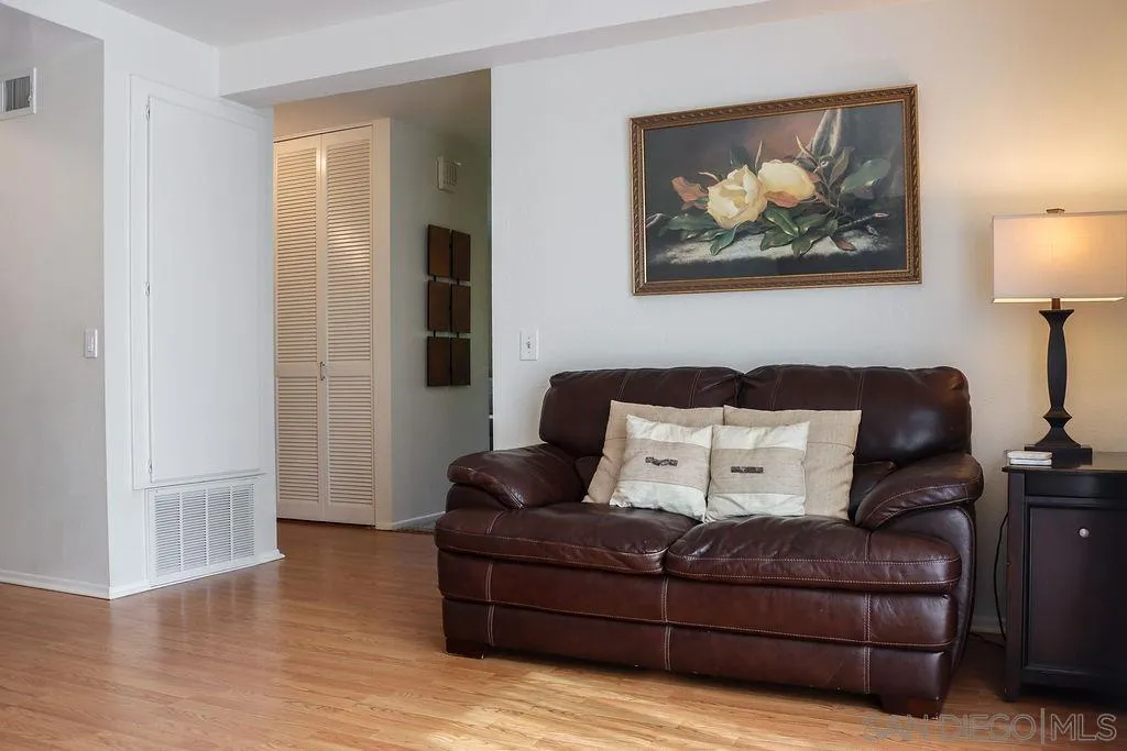 https://cdn.realtyfeed.com/cdn/127/250041428/ac070f3e3e833414a884116ca6f67bc0.webp