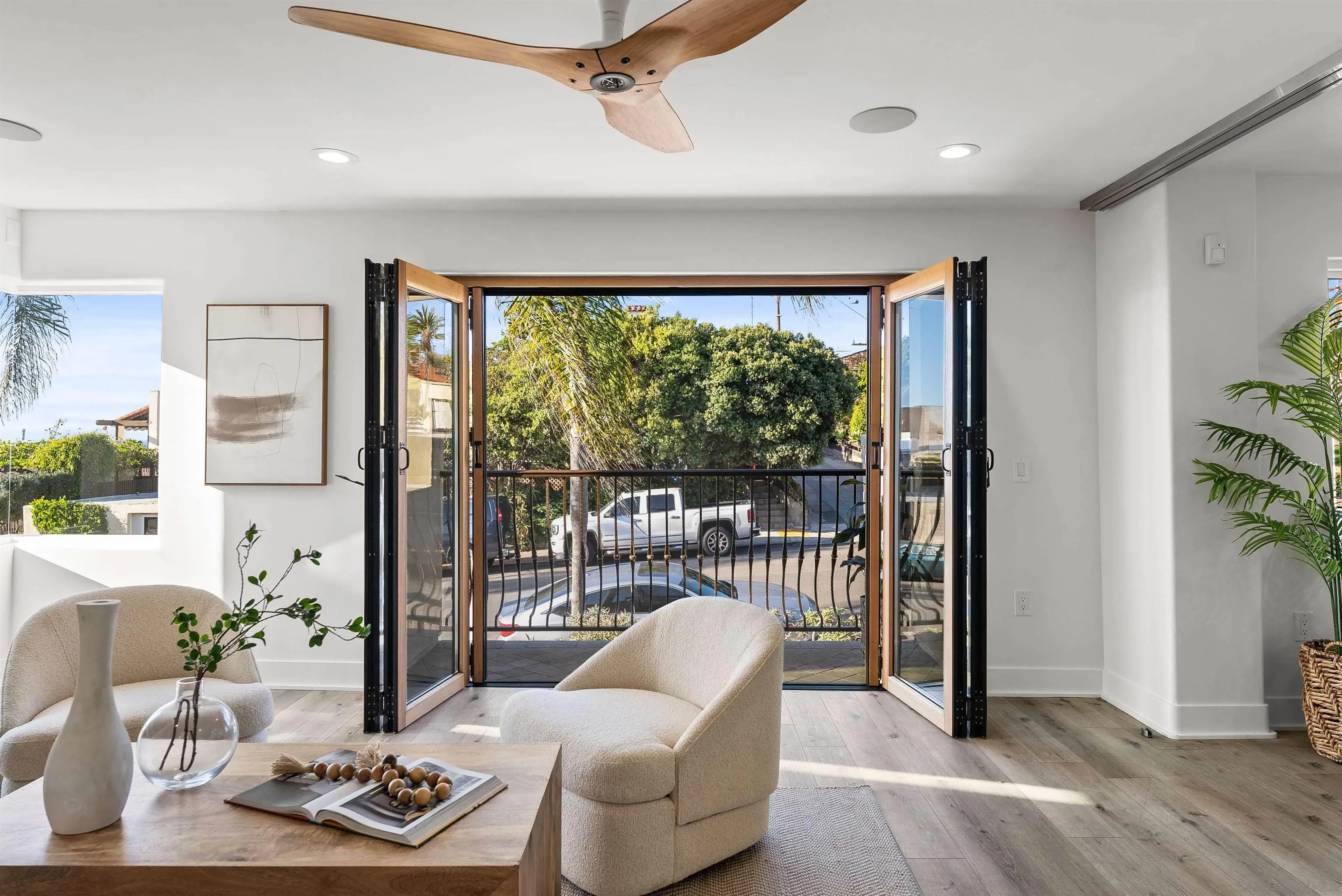 https://cdn.realtyfeed.com/cdn/127/250041433/57e890b47442cb2f76a69316baf2a096.webp