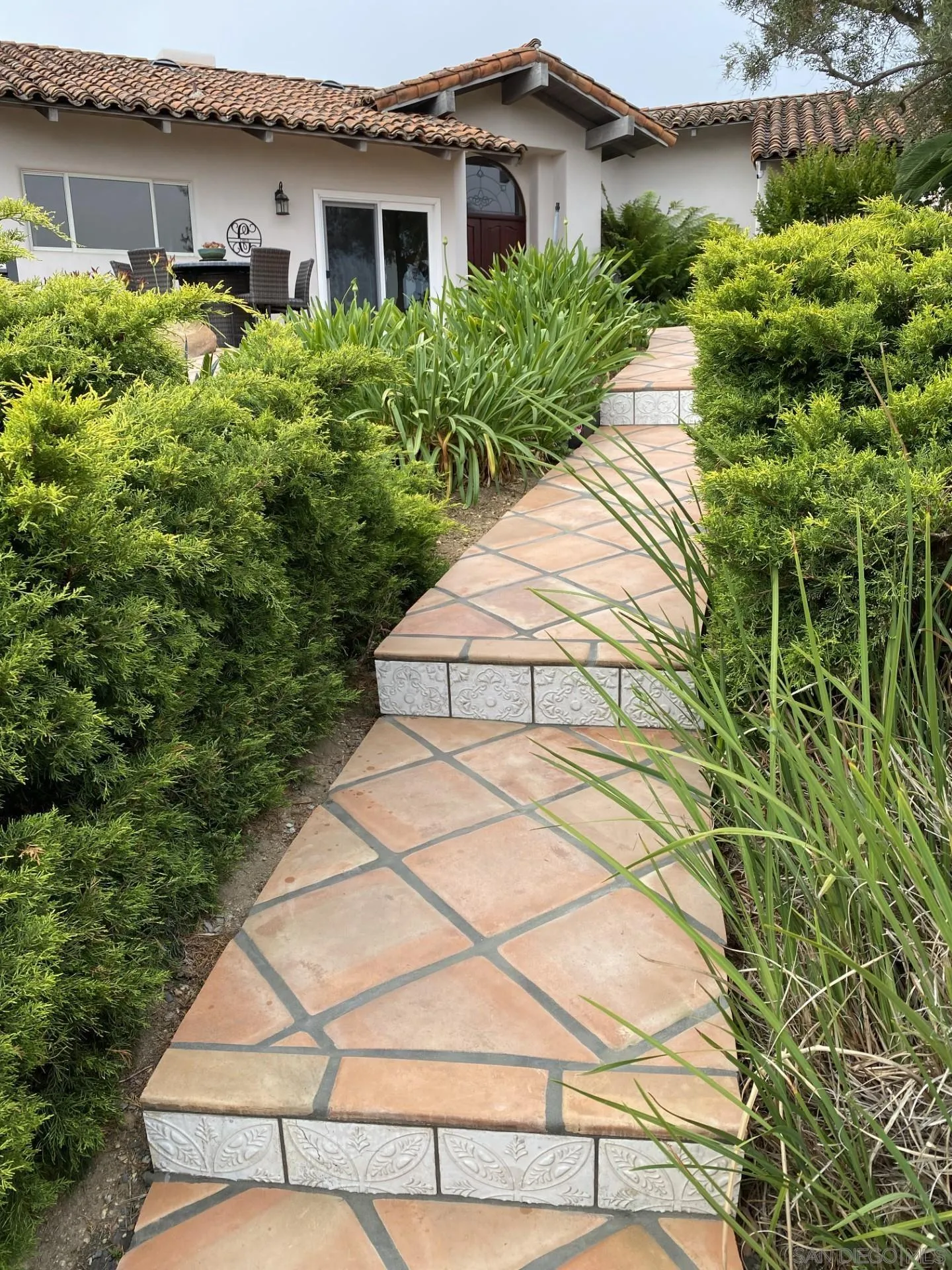 https://cdn.realtyfeed.com/cdn/127/250041436/bae263f9943add2617bdf21f41cabbc0.webp