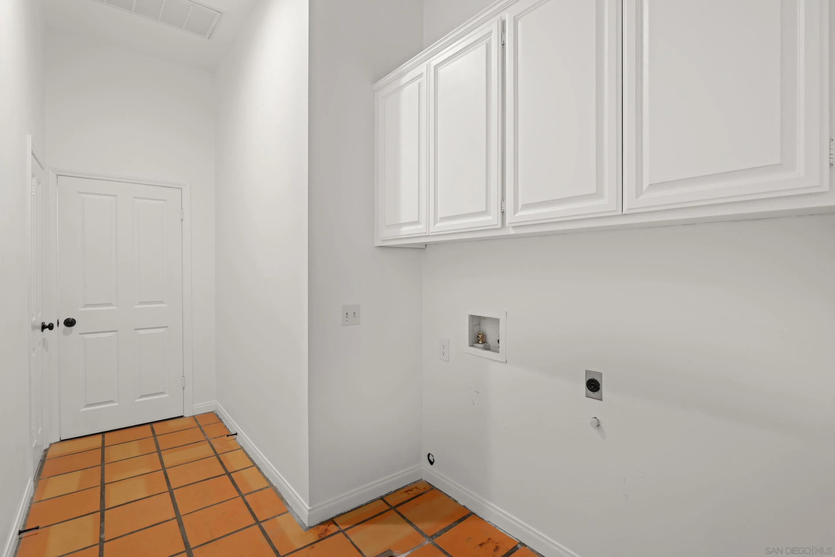 https://cdn.realtyfeed.com/cdn/127/250041445/65bc7c6ed9207d74c18de8a3fc405cef.webp
