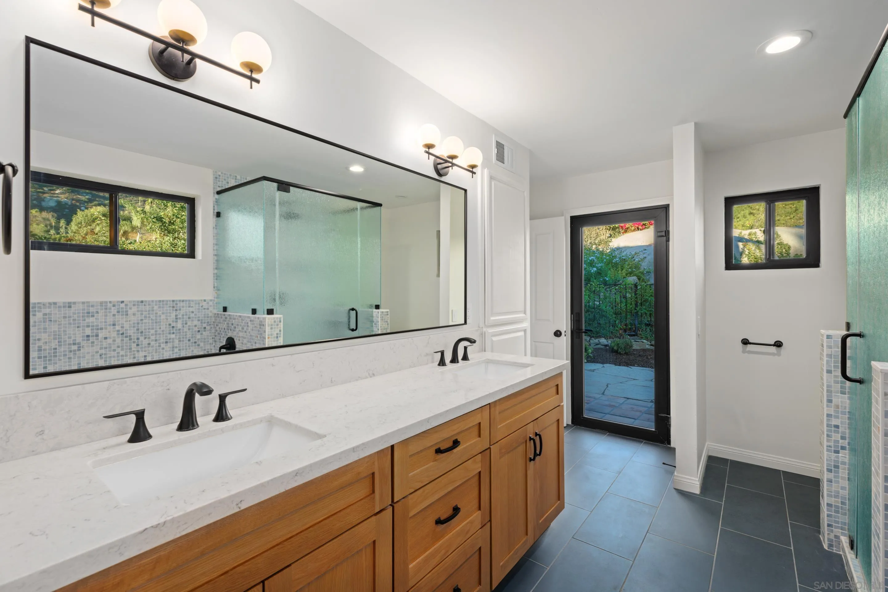 https://cdn.realtyfeed.com/cdn/127/250041445/7ce23ad8d6b8befa742ce87b69f88596.webp