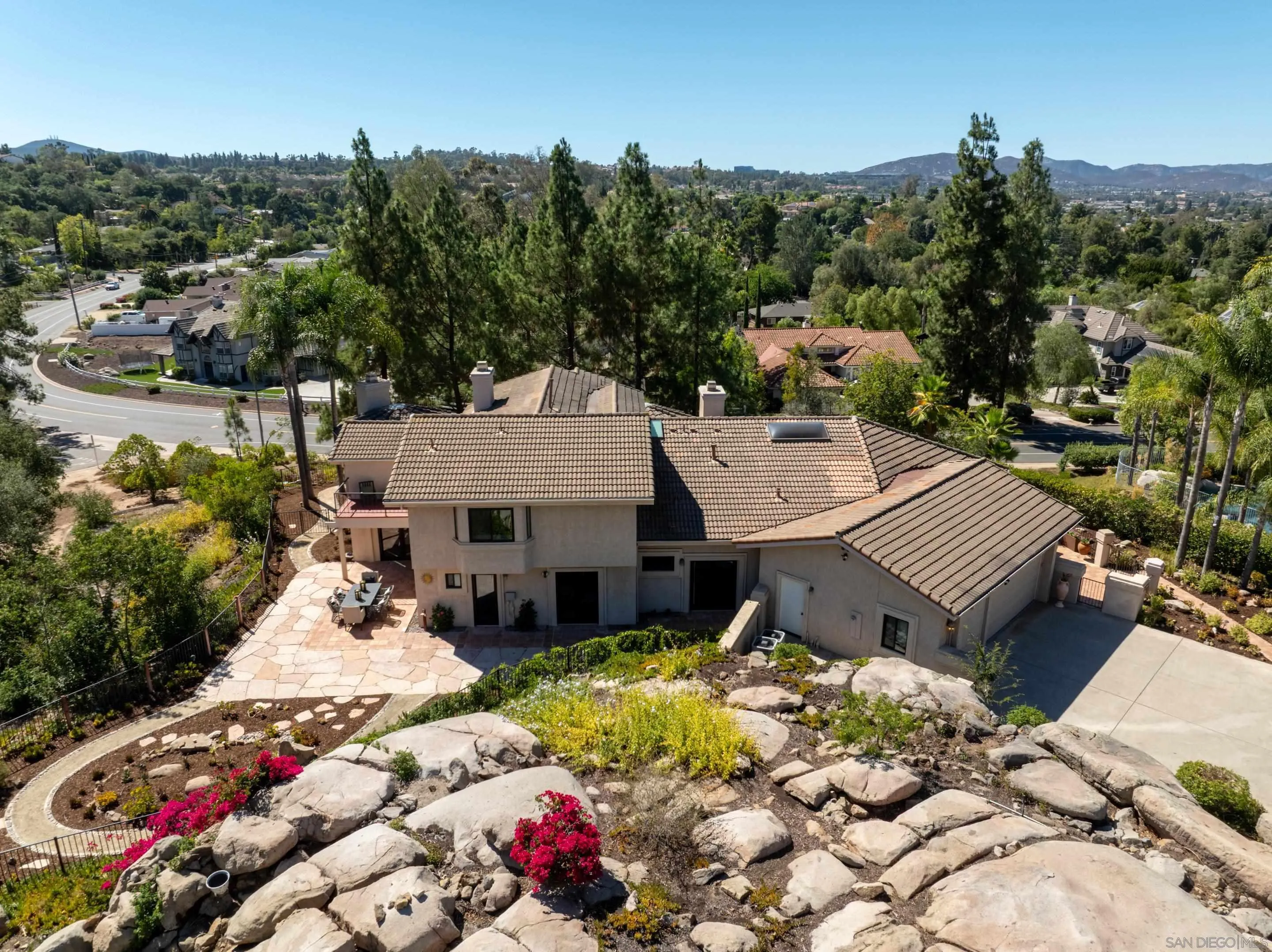 https://cdn.realtyfeed.com/cdn/127/250041445/f7df13dc7fbcf9eb16b959d68ed92223.webp