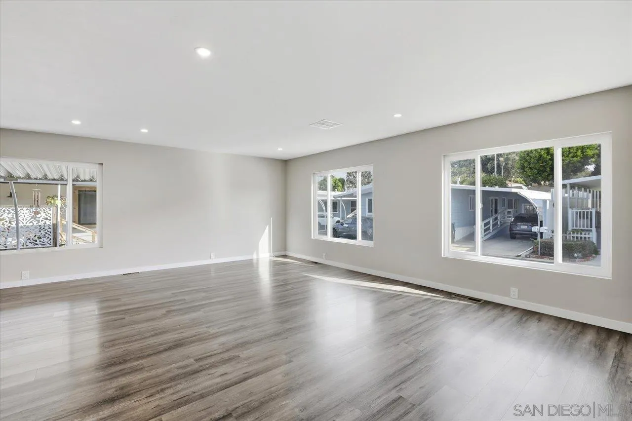 https://cdn.realtyfeed.com/cdn/127/250041448/60ac1626ad21e496f6b2ae4aec5f24af.webp