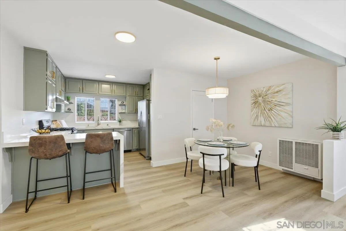https://cdn.realtyfeed.com/cdn/127/250041450/a56f5eedb397b49b4160670df3444c02.webp