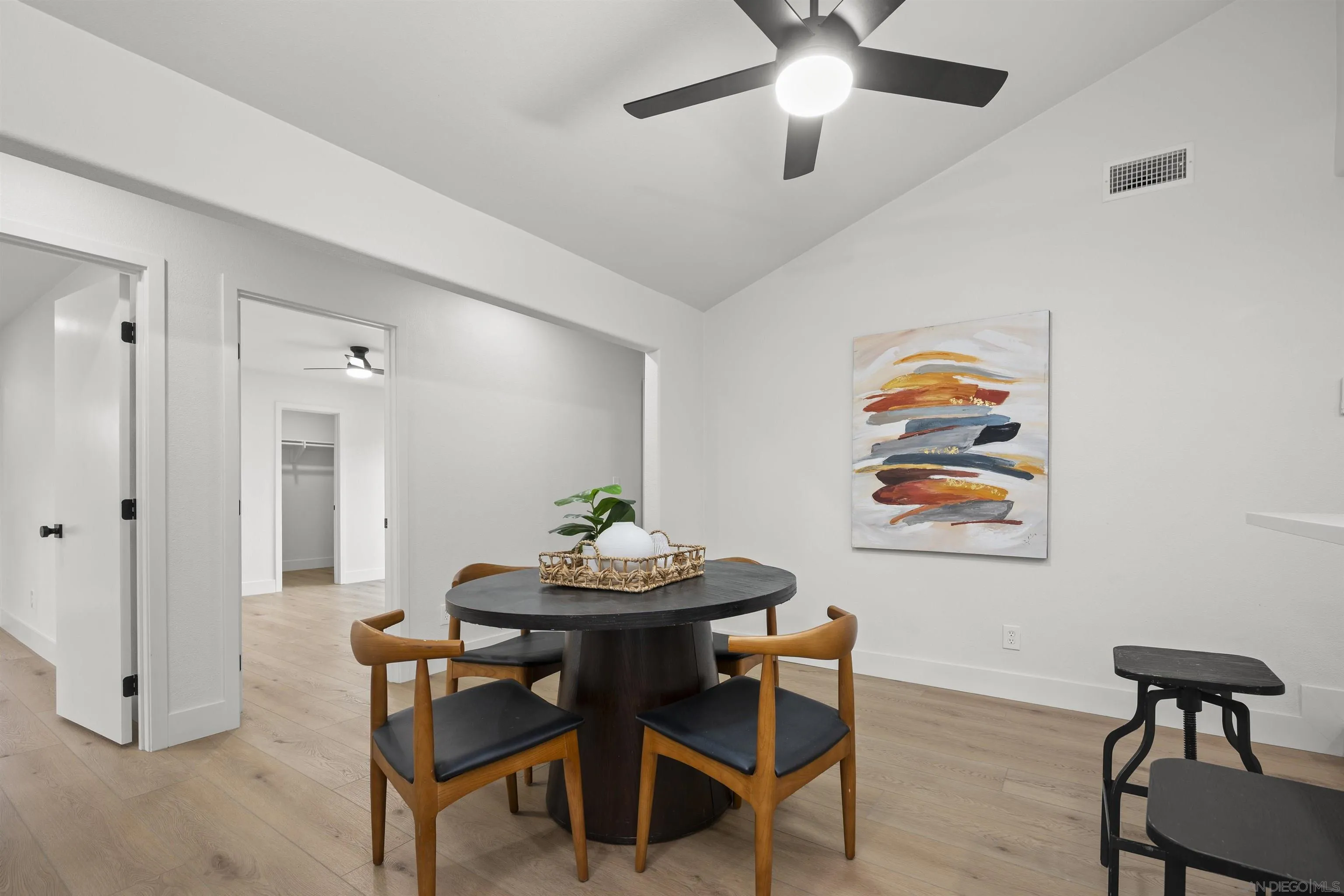 https://cdn.realtyfeed.com/cdn/127/250041454/6d8a51655e18c4abdf6ba4b970722bd8.webp