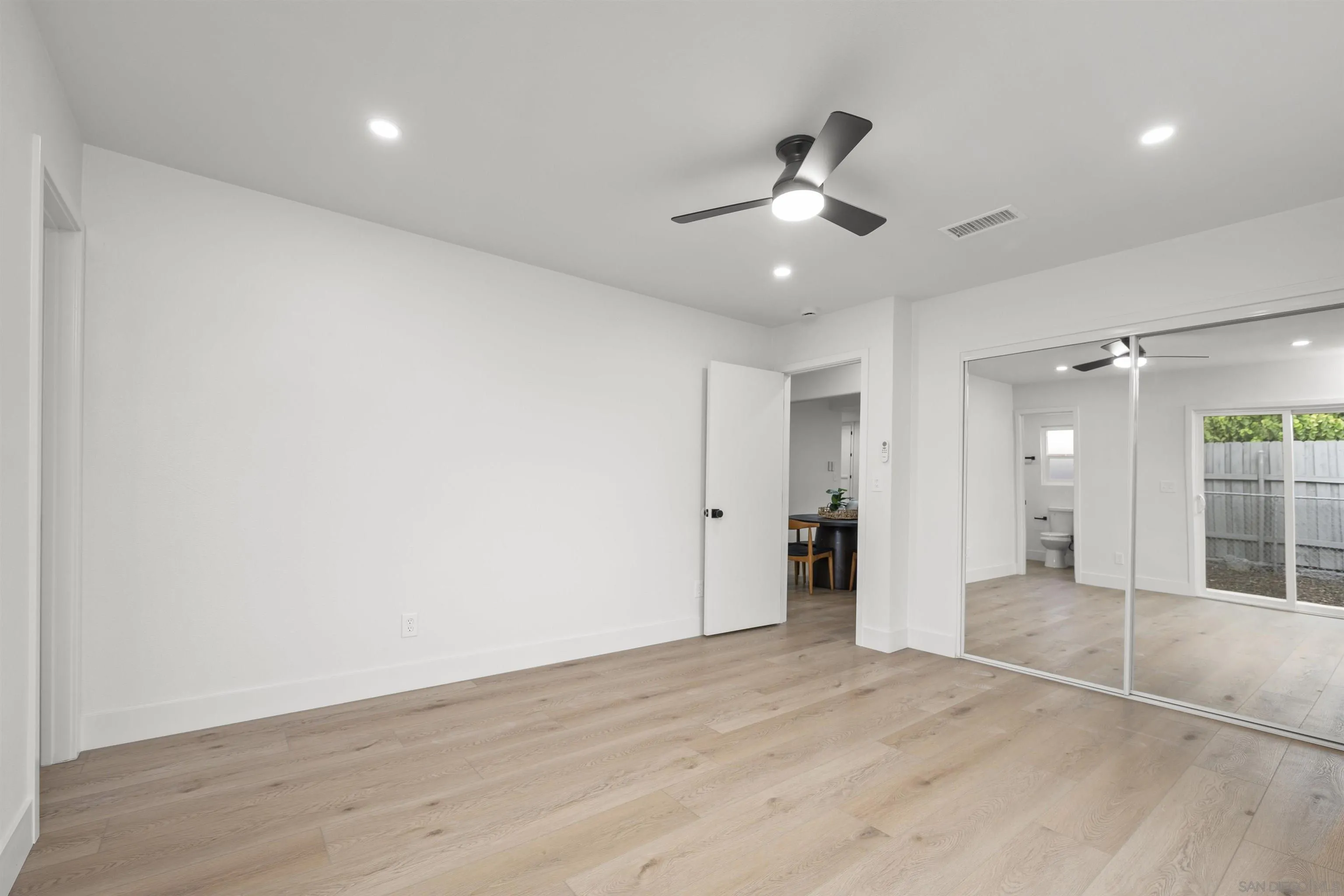 https://cdn.realtyfeed.com/cdn/127/250041454/833ec8e449b9ebacb71f75eb23890d69.webp