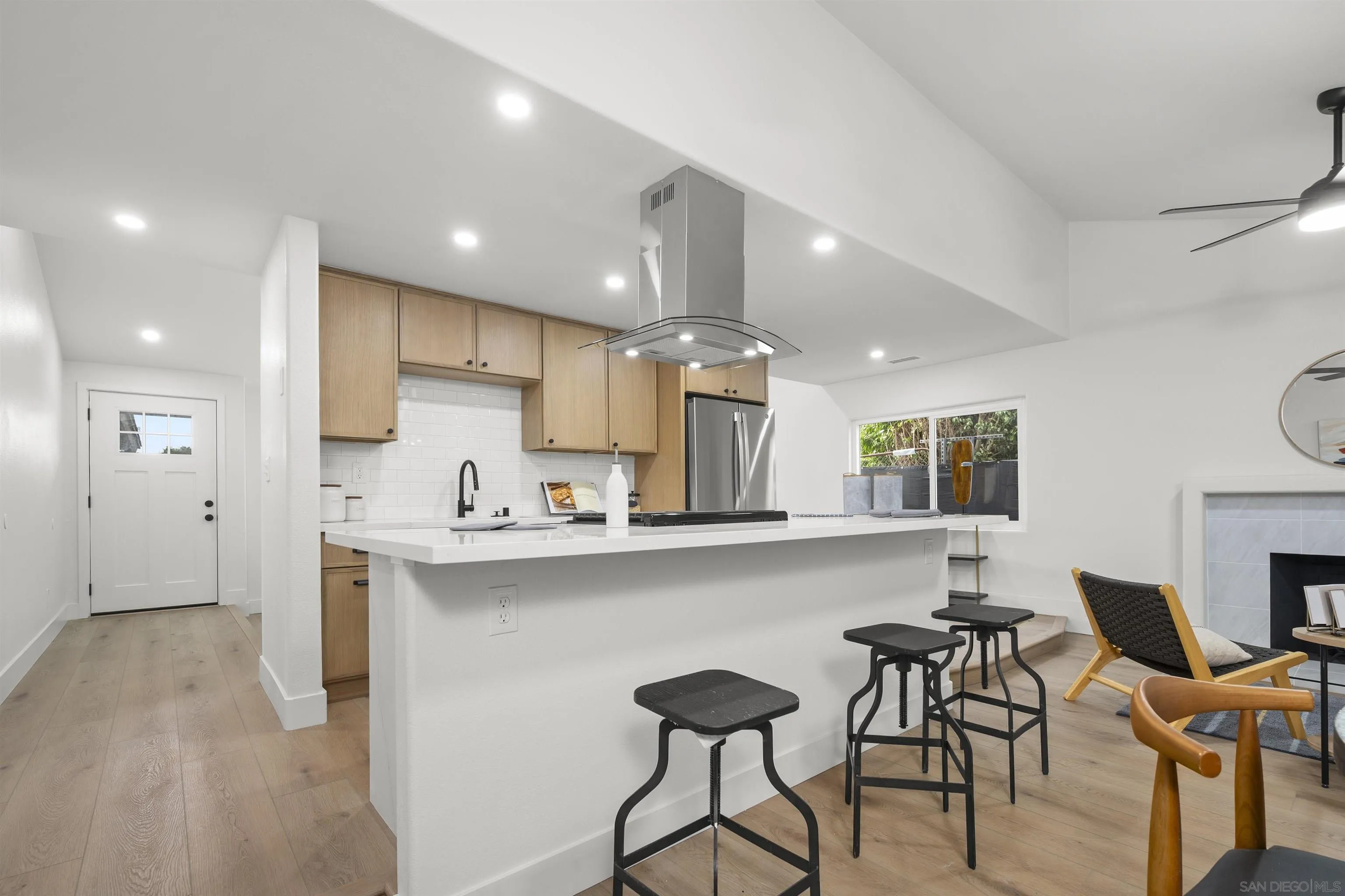 https://cdn.realtyfeed.com/cdn/127/250041454/9b9fc158a45bde7410963d87fa0f84a2.webp