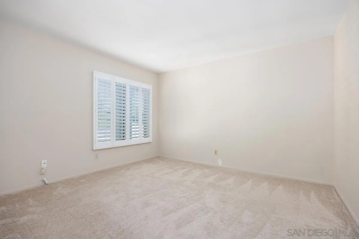 https://cdn.realtyfeed.com/cdn/127/250041455/676e6b441c3dbea97f34b3a9a375147d.webp