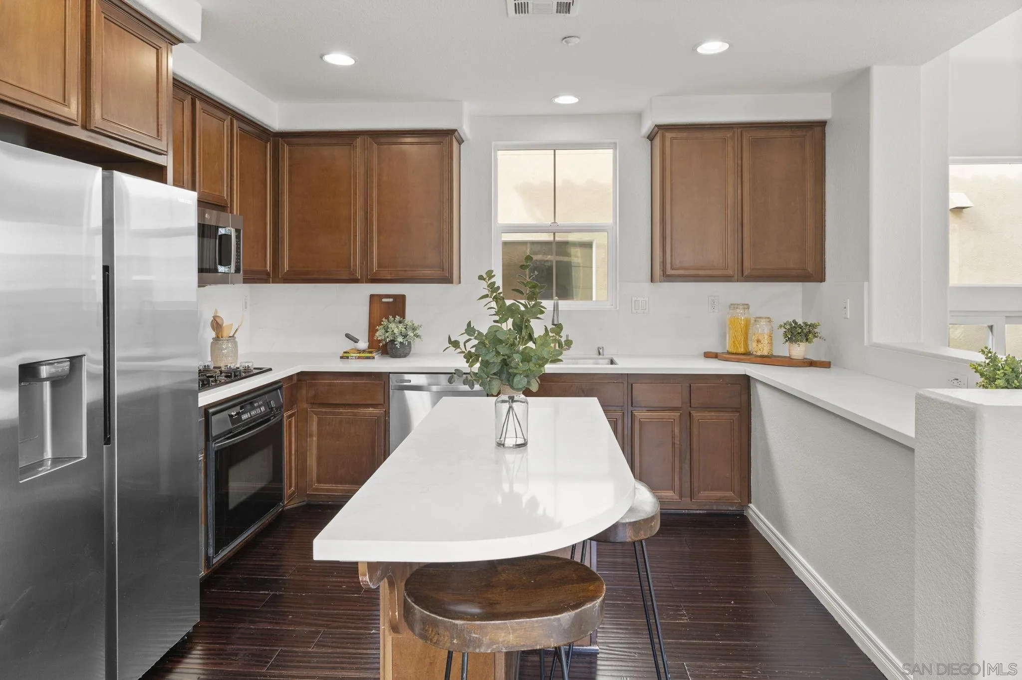 https://cdn.realtyfeed.com/cdn/127/250041457/463a1af32b11a5ede4230c9a216fcda9.webp