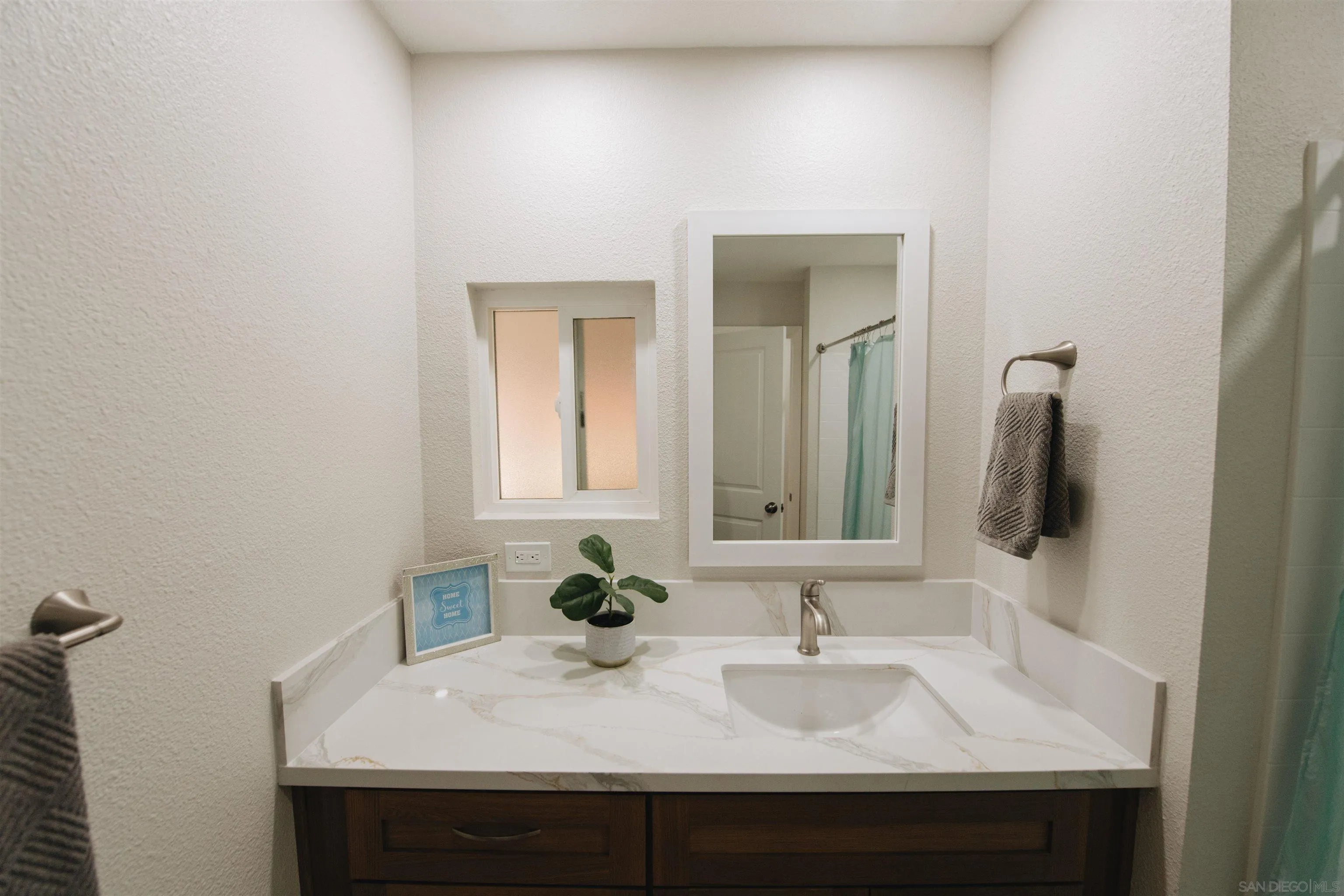 https://cdn.realtyfeed.com/cdn/127/250041458/61b73380a36ab4799d5e8a5e2346f55f.webp