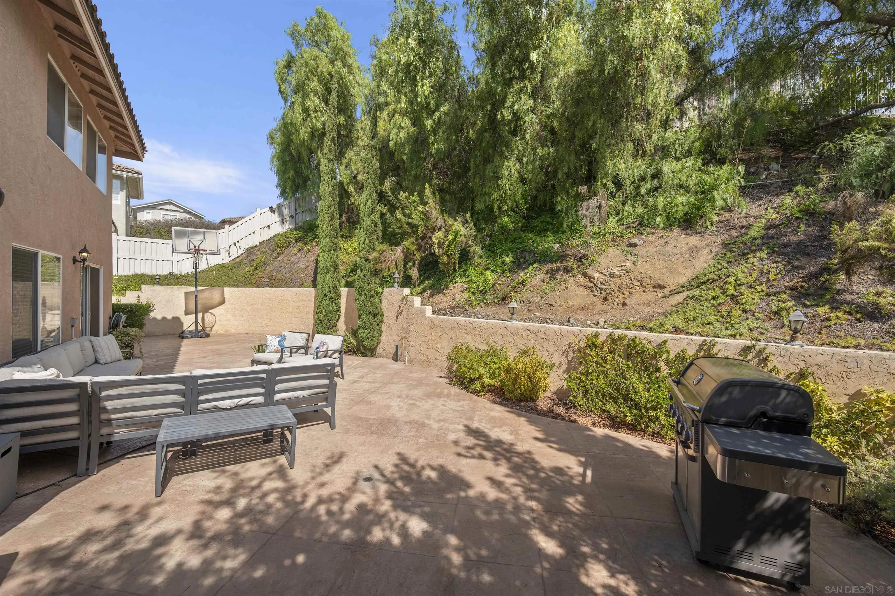 https://cdn.realtyfeed.com/cdn/127/250041471/b8c9bcfab4f65d98f24b16aee75b9d33.webp