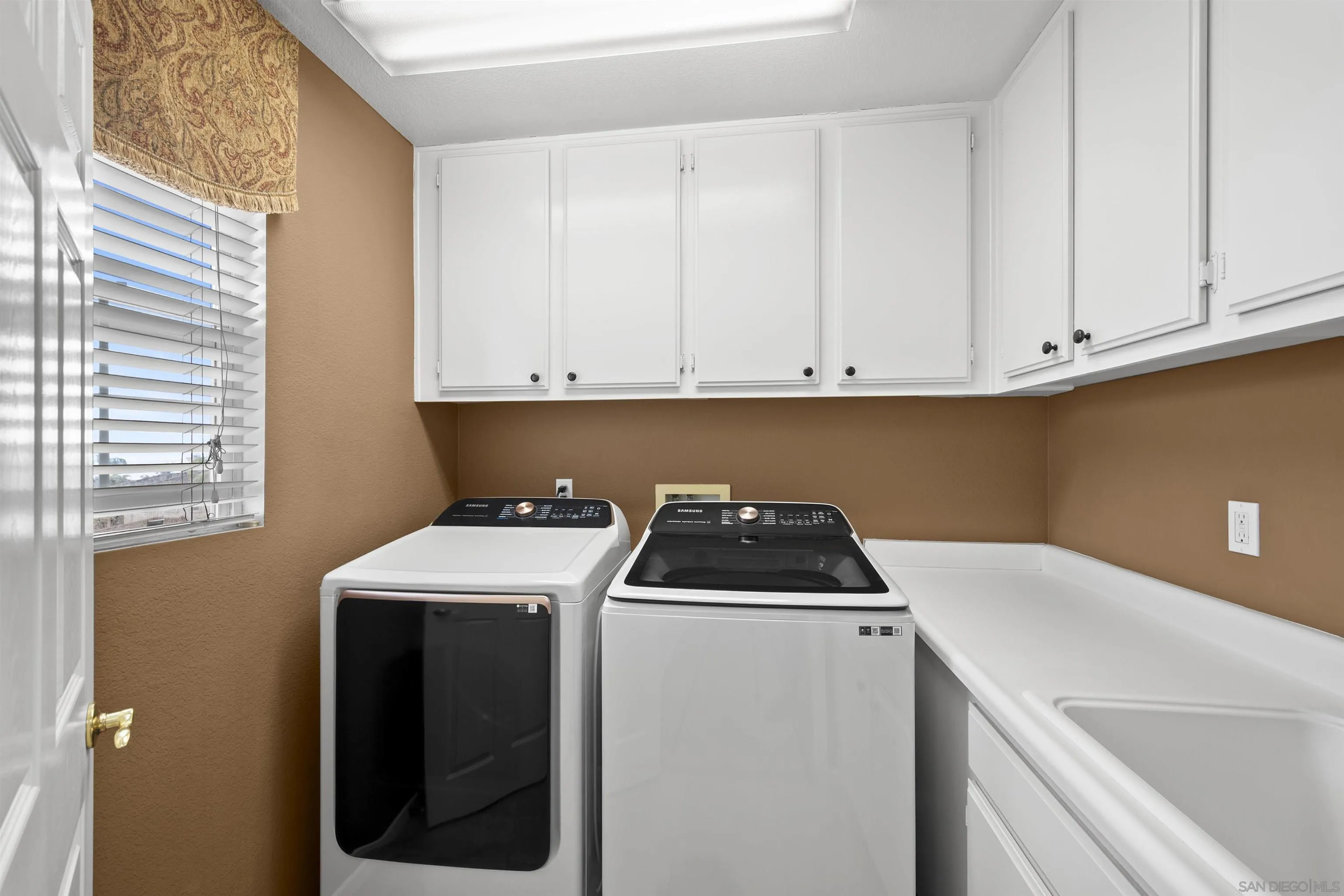 https://cdn.realtyfeed.com/cdn/127/250041471/dd51dfc0e7348cda9583f2713e42c9fd.webp