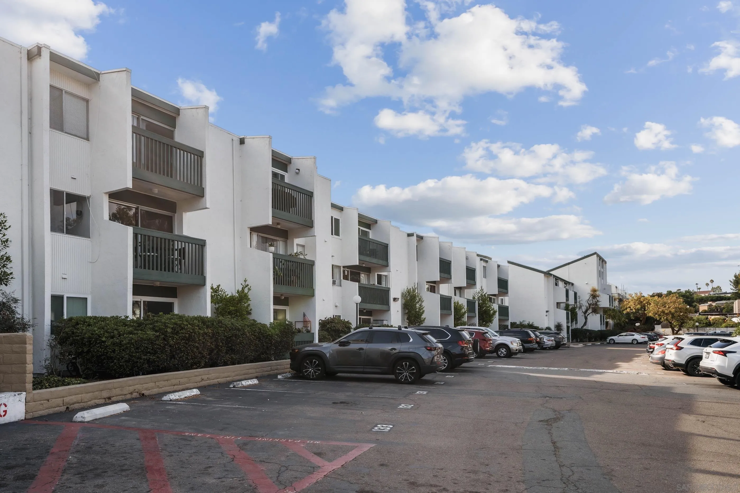 https://cdn.realtyfeed.com/cdn/127/250041472/18a4d7b2de539b93dd3b83f8ba14fe7a.webp