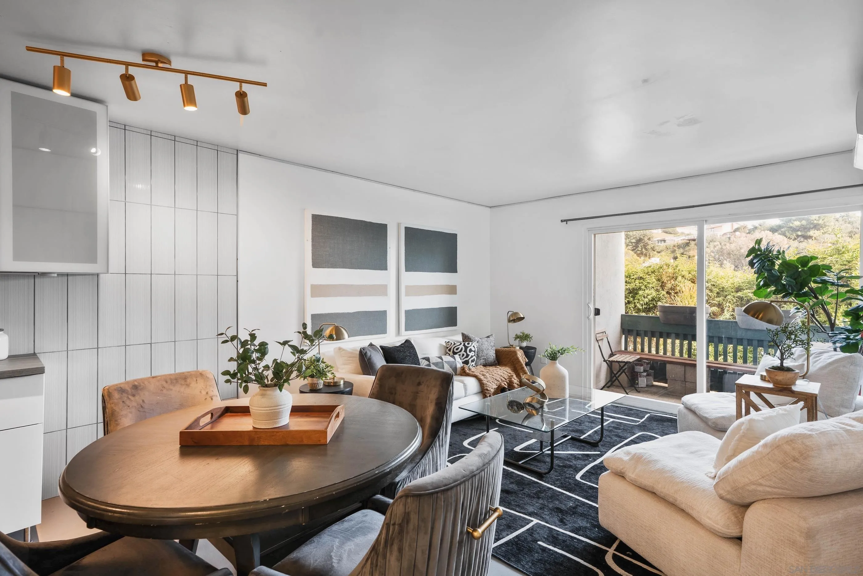 https://cdn.realtyfeed.com/cdn/127/250041472/50df2aeffb36eb245cd7e56d2ef689a9.webp