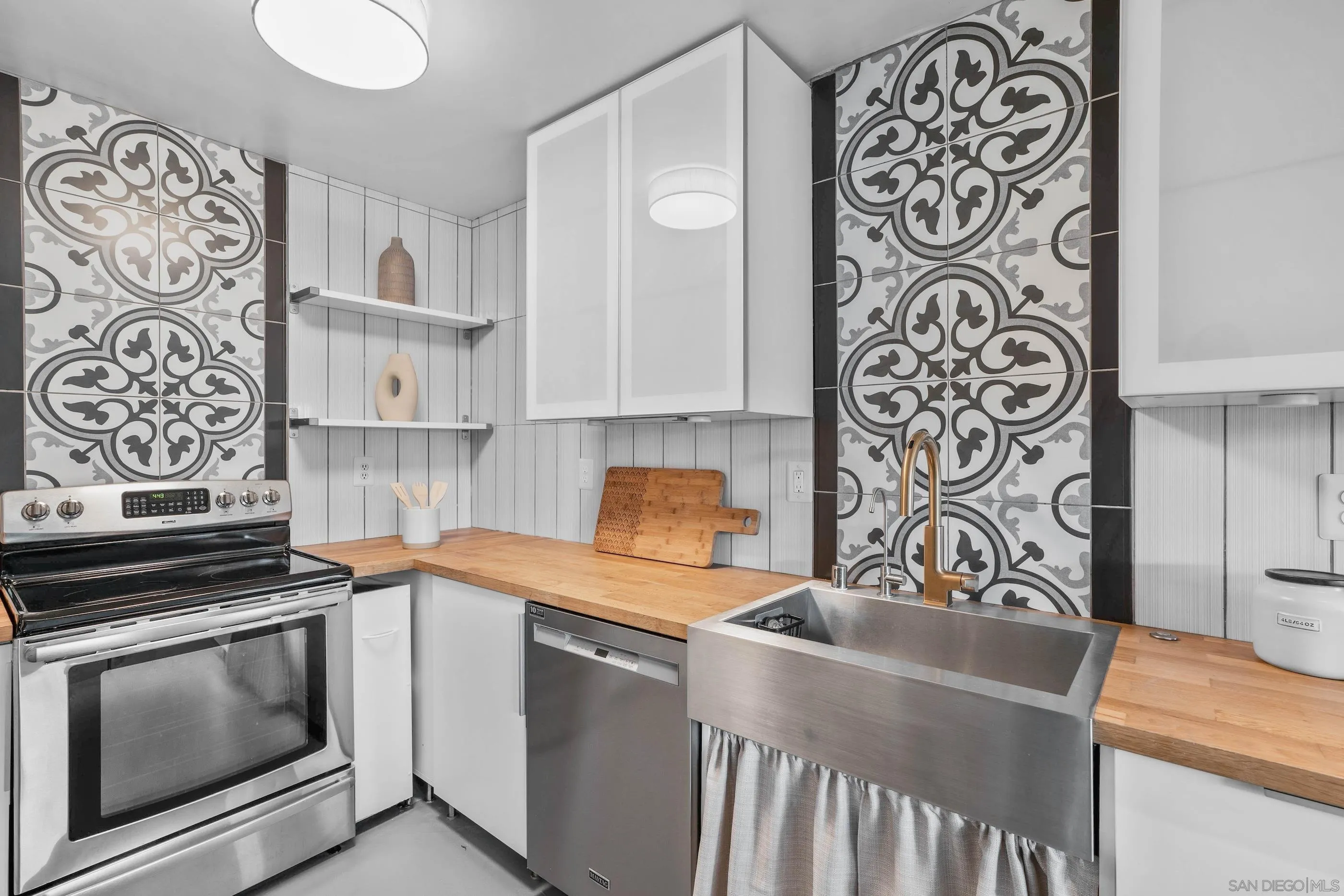 https://cdn.realtyfeed.com/cdn/127/250041472/6ebfdc3e0a228282c942afb8fb1f6838.webp