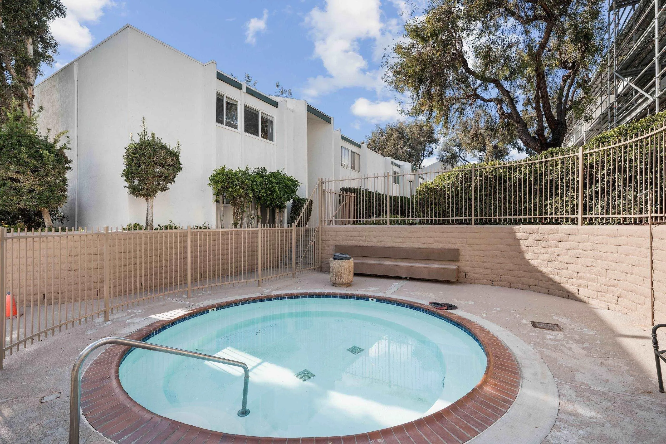 https://cdn.realtyfeed.com/cdn/127/250041472/a649b85de96d97d134ffab1f9460f703.webp