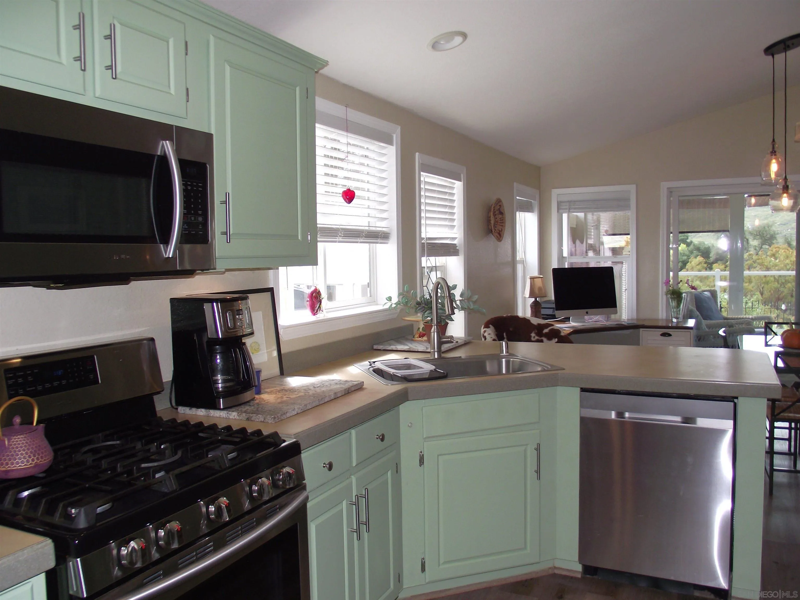 https://cdn.realtyfeed.com/cdn/127/250041473/557bd5ac928f8ccfcca08a58fe5f5655.webp