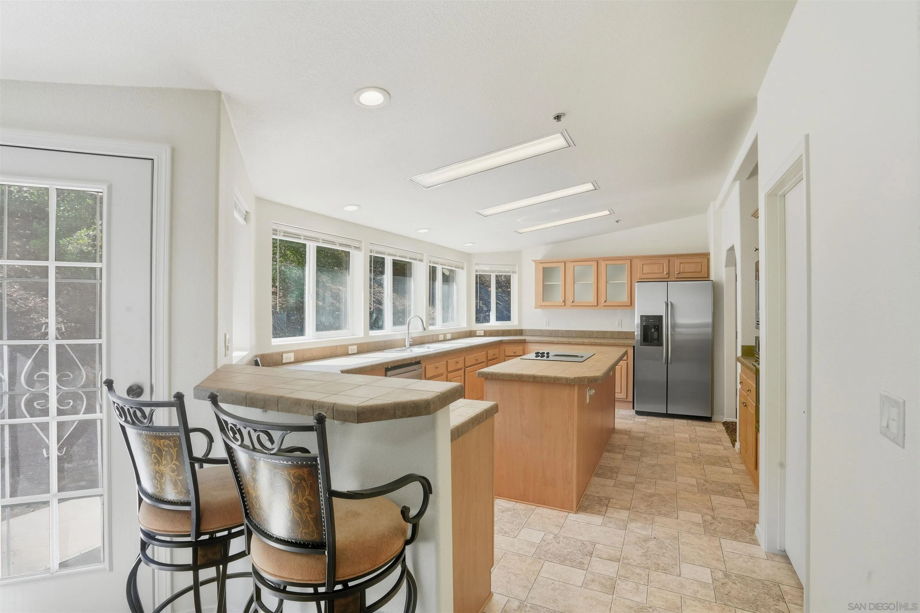 https://cdn.realtyfeed.com/cdn/127/250041474/8ea1e94c77ba6e86021d03bedc0b2080.webp