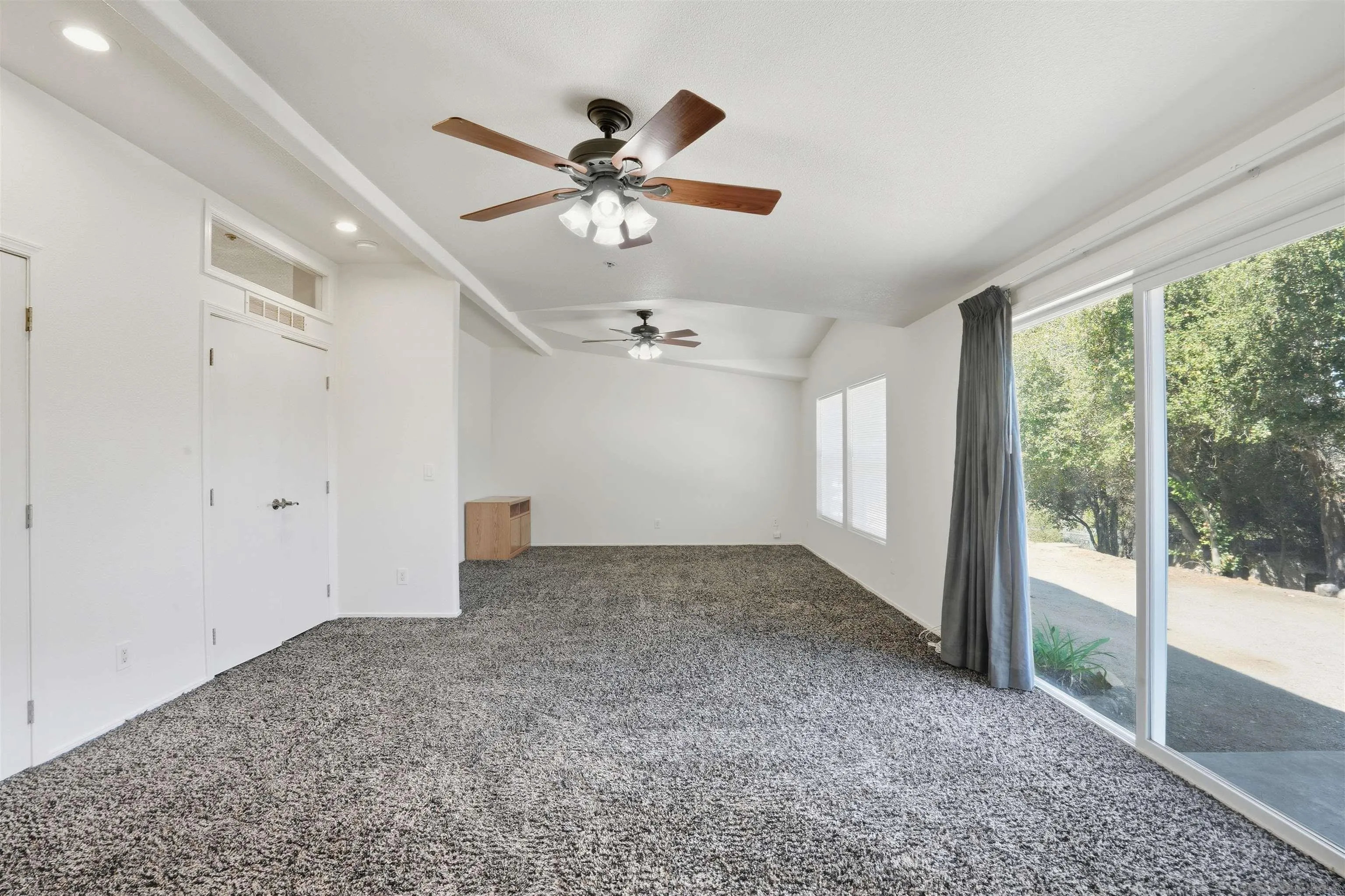 https://cdn.realtyfeed.com/cdn/127/250041474/9dcc1577ce33cf74a776749de4b1d9ee.webp