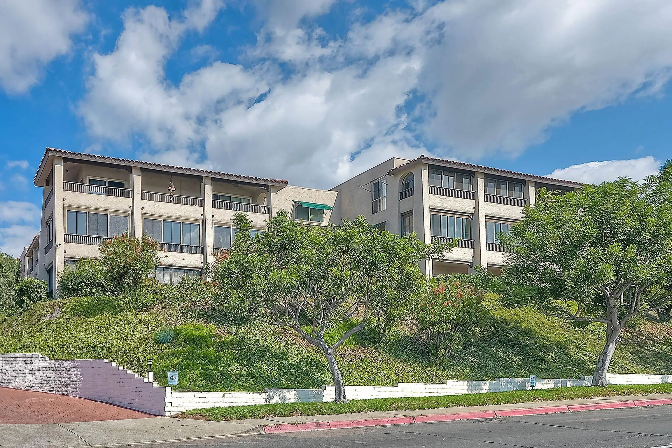 https://cdn.realtyfeed.com/cdn/127/250041477/afdf0700d619dba57e73ce456d677200.webp