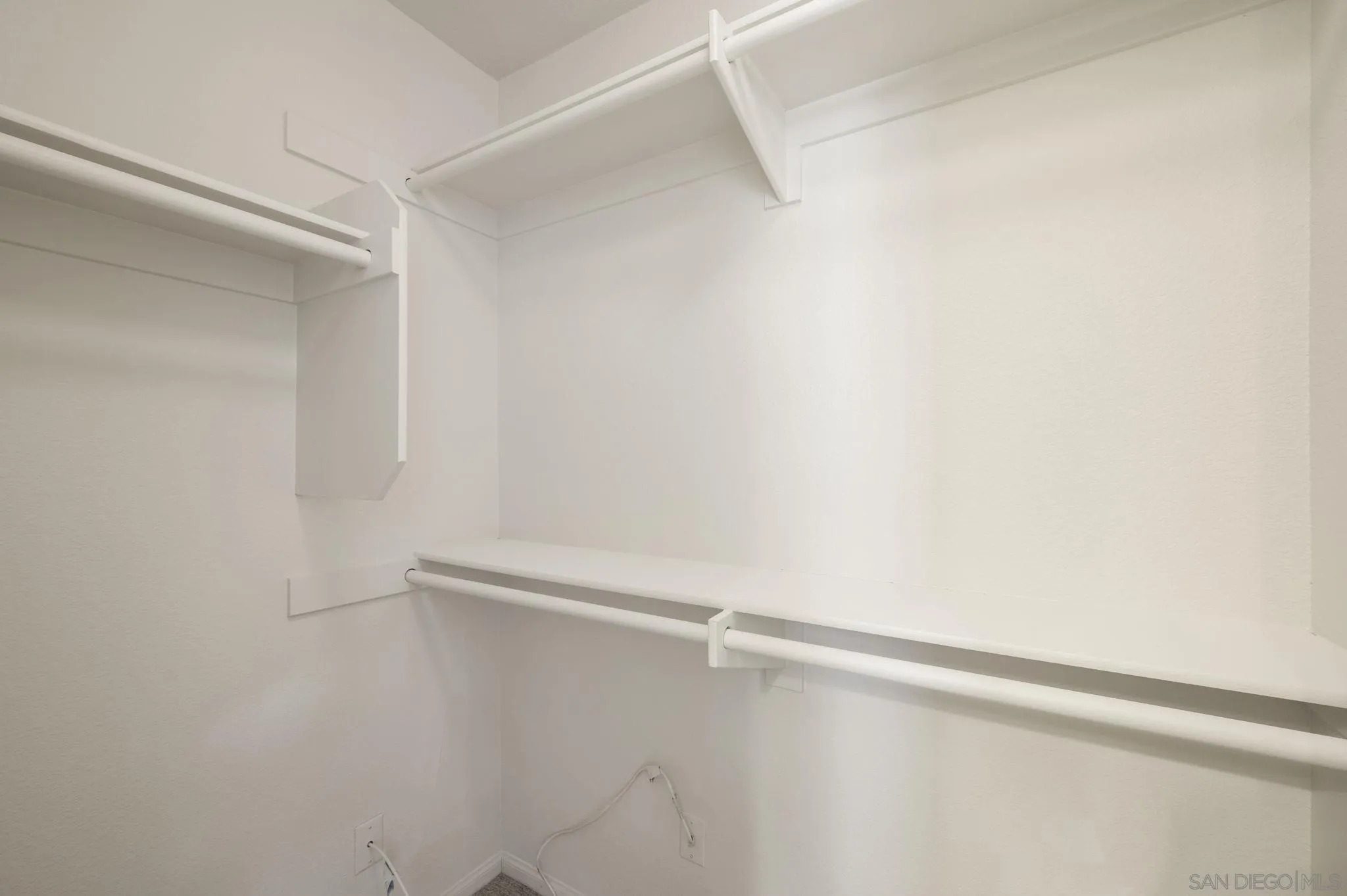 https://cdn.realtyfeed.com/cdn/127/250041482/cf426e88c2b14bd807596e3a8f94e7bb.webp
