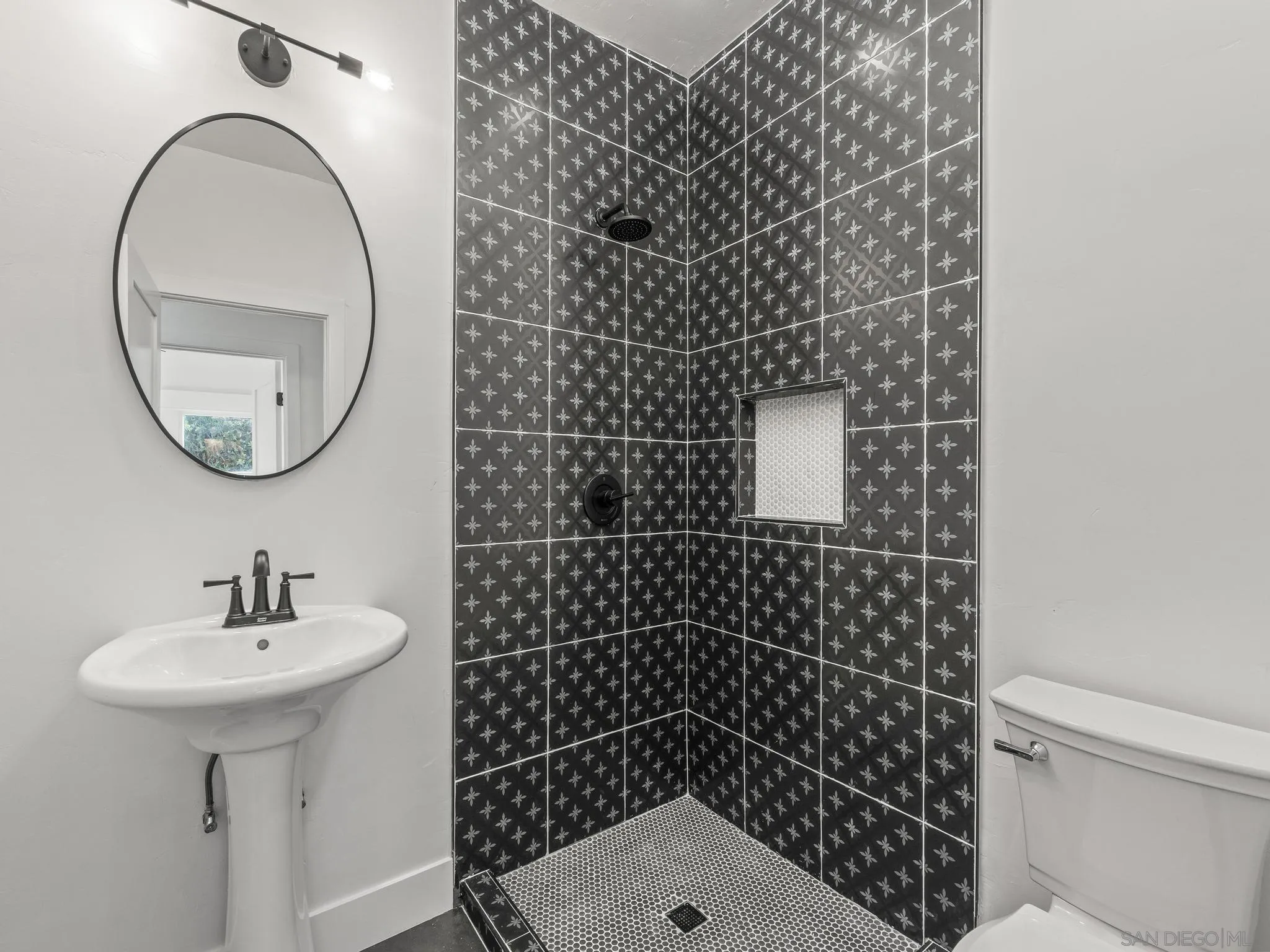 https://cdn.realtyfeed.com/cdn/127/250041486/cd06db755bd5eb3ad63401b4d32f404d.webp